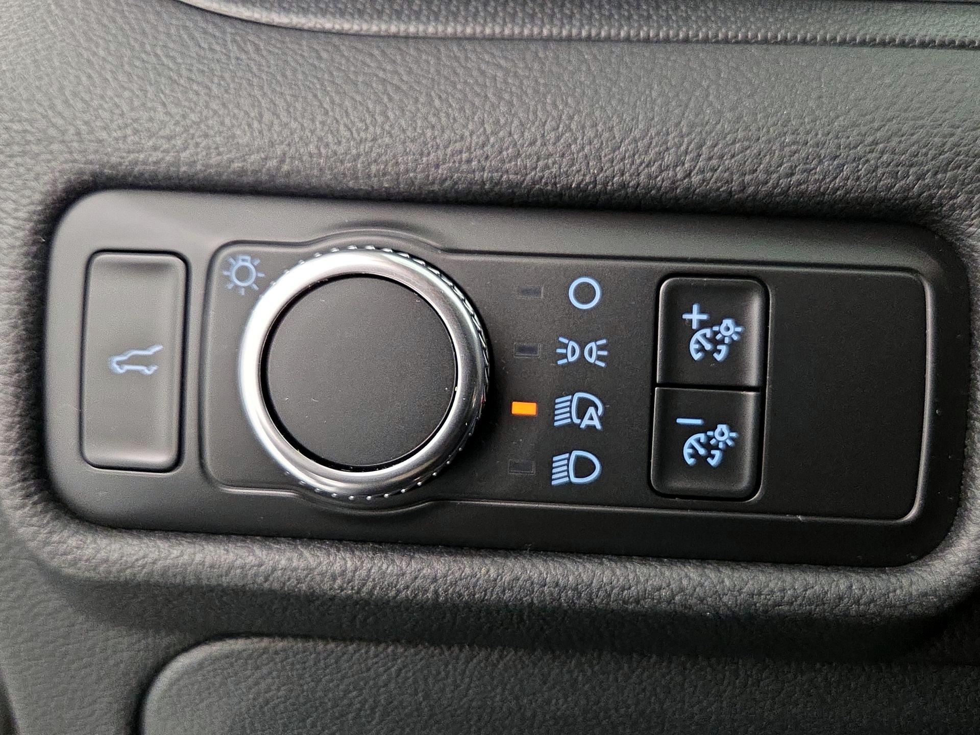 Thumbnail: 2021 Ford Explorer - 13