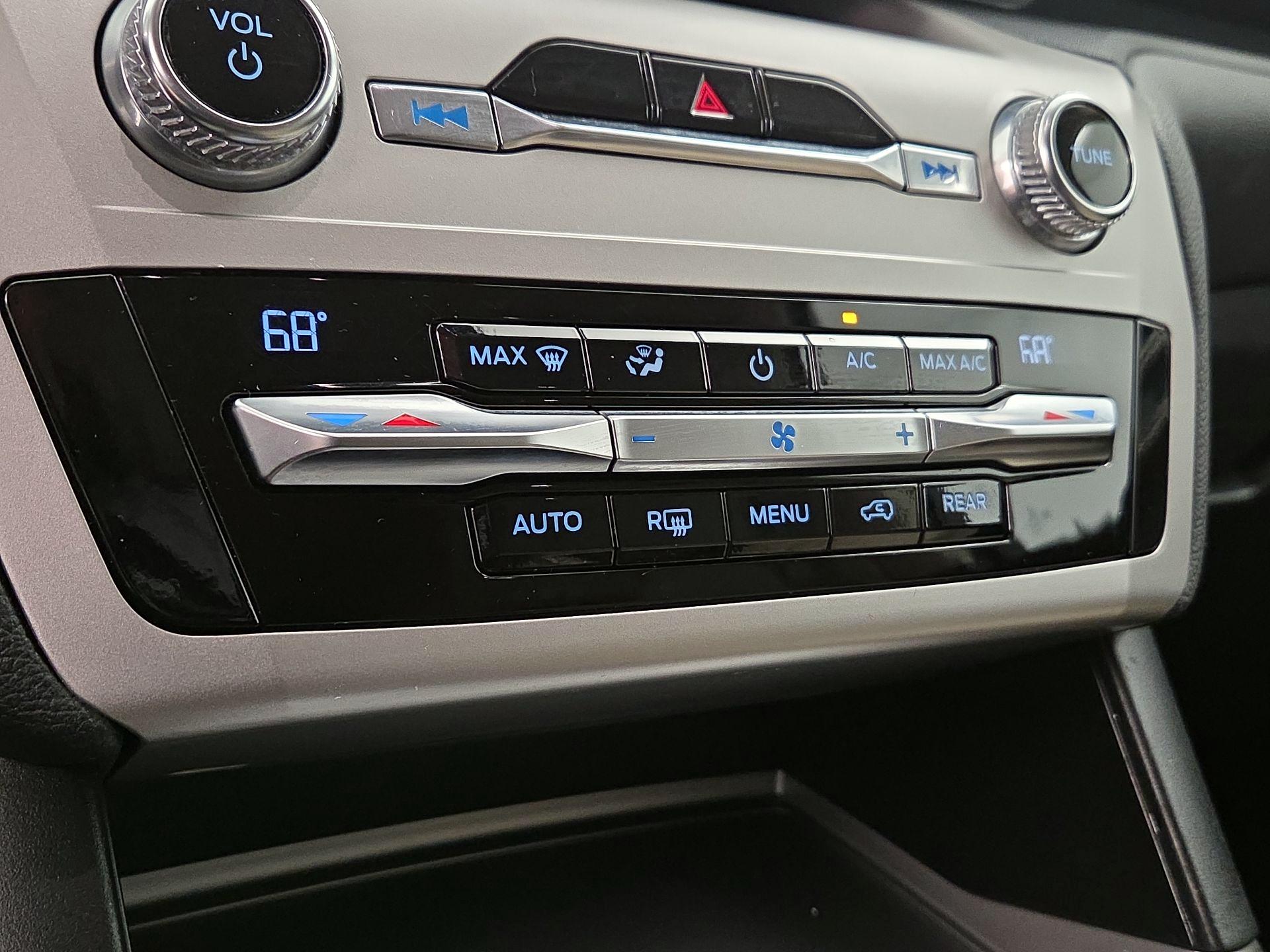 Thumbnail: 2021 Ford Explorer - 16