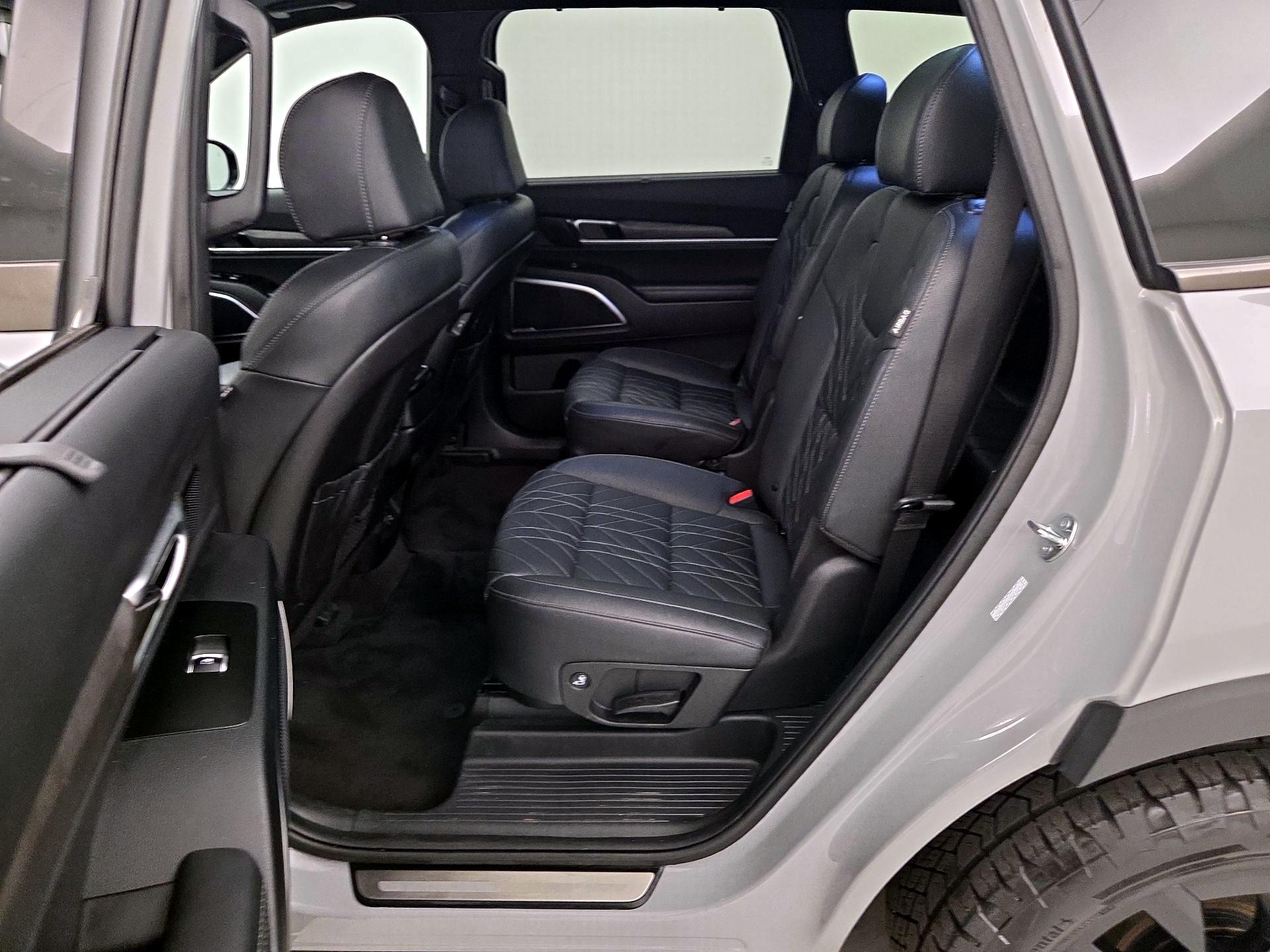 Thumbnail: 2024 Kia Telluride - 19