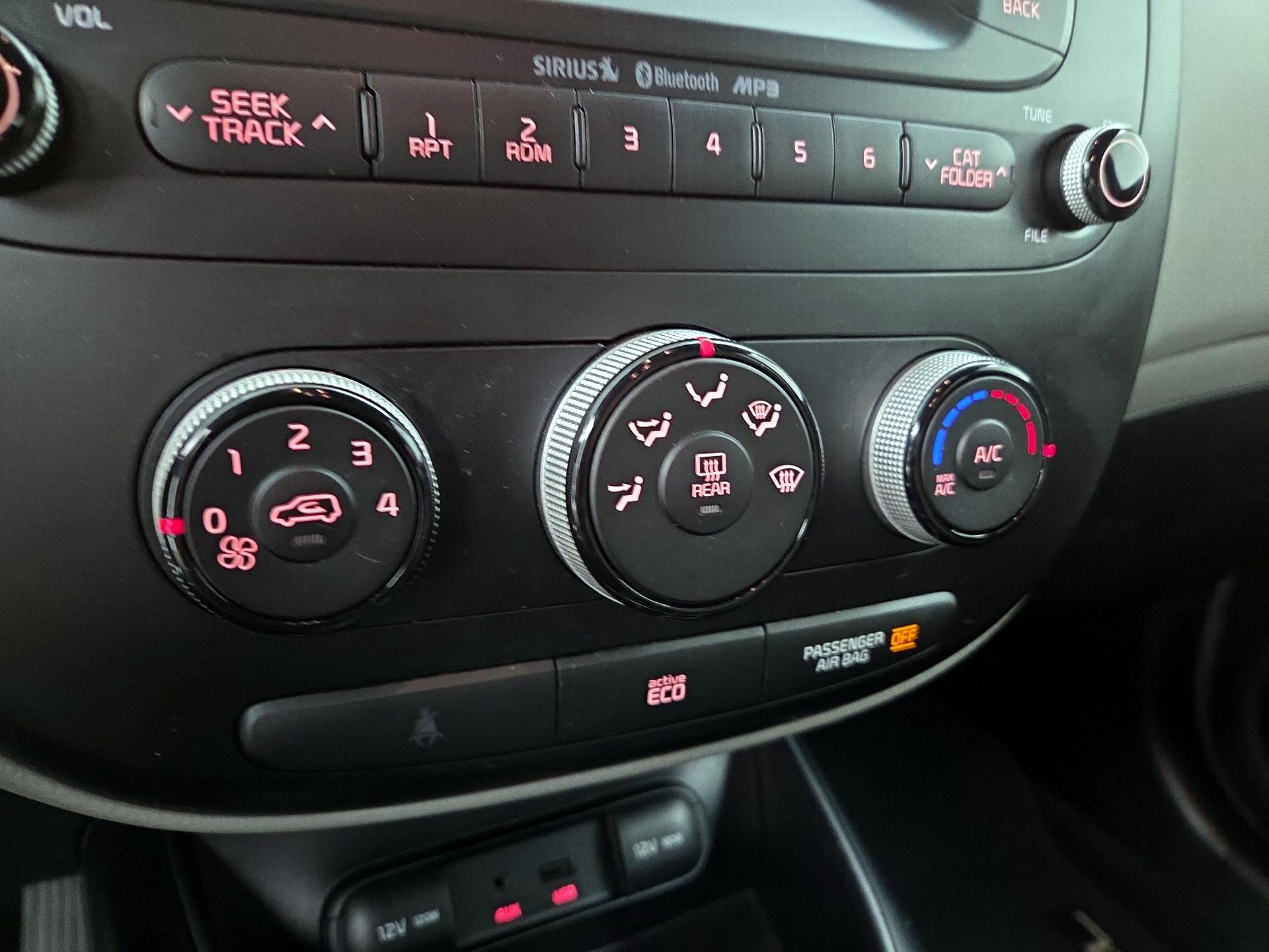 Thumbnail: 2015 Kia Soul - 15