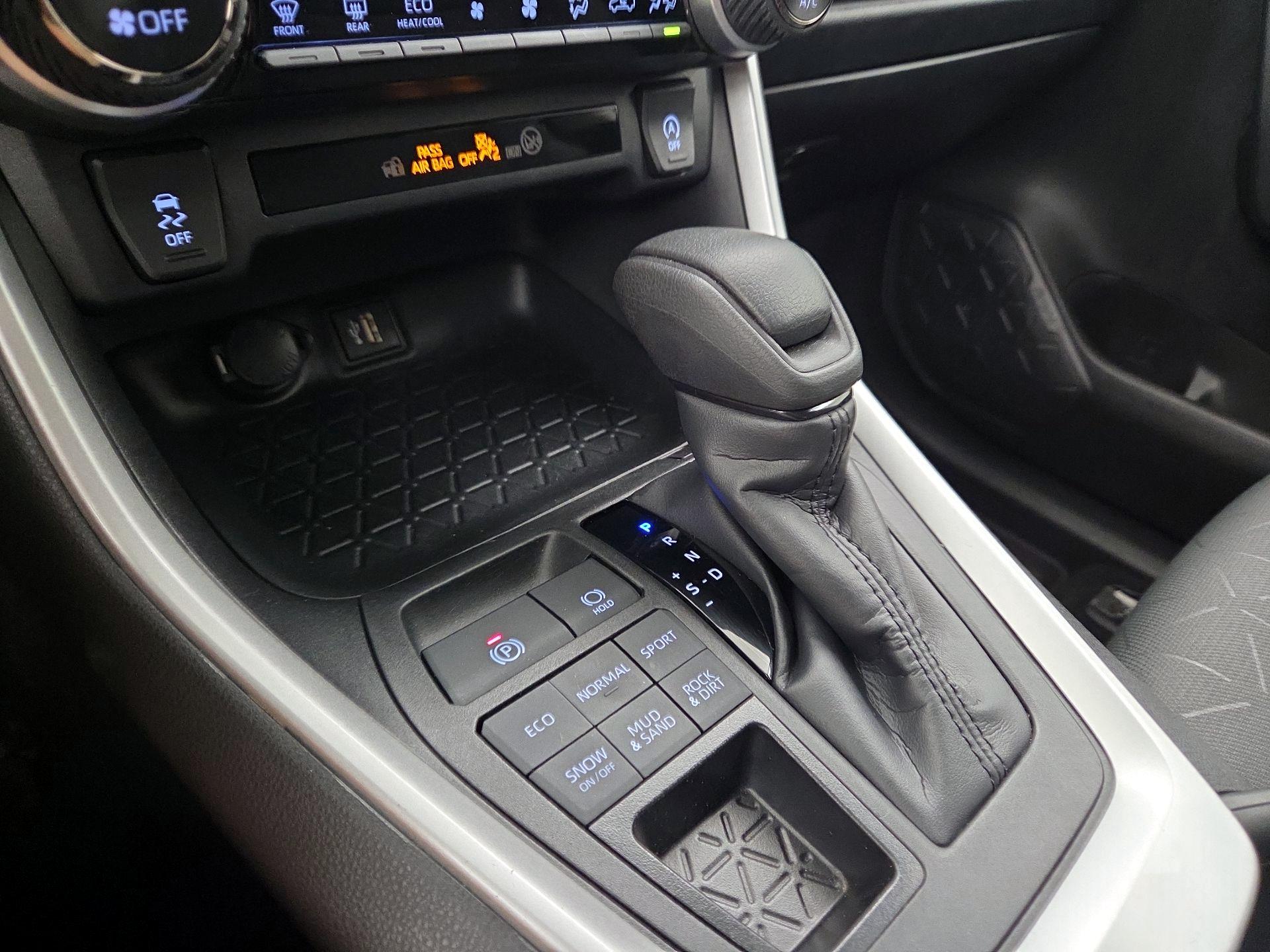 Thumbnail: 2024 Toyota RAV4 - 17