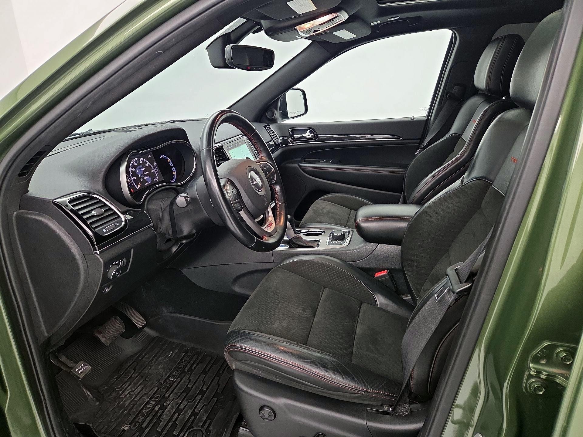 Thumbnail: 2020 Jeep Grand Cherokee - 11