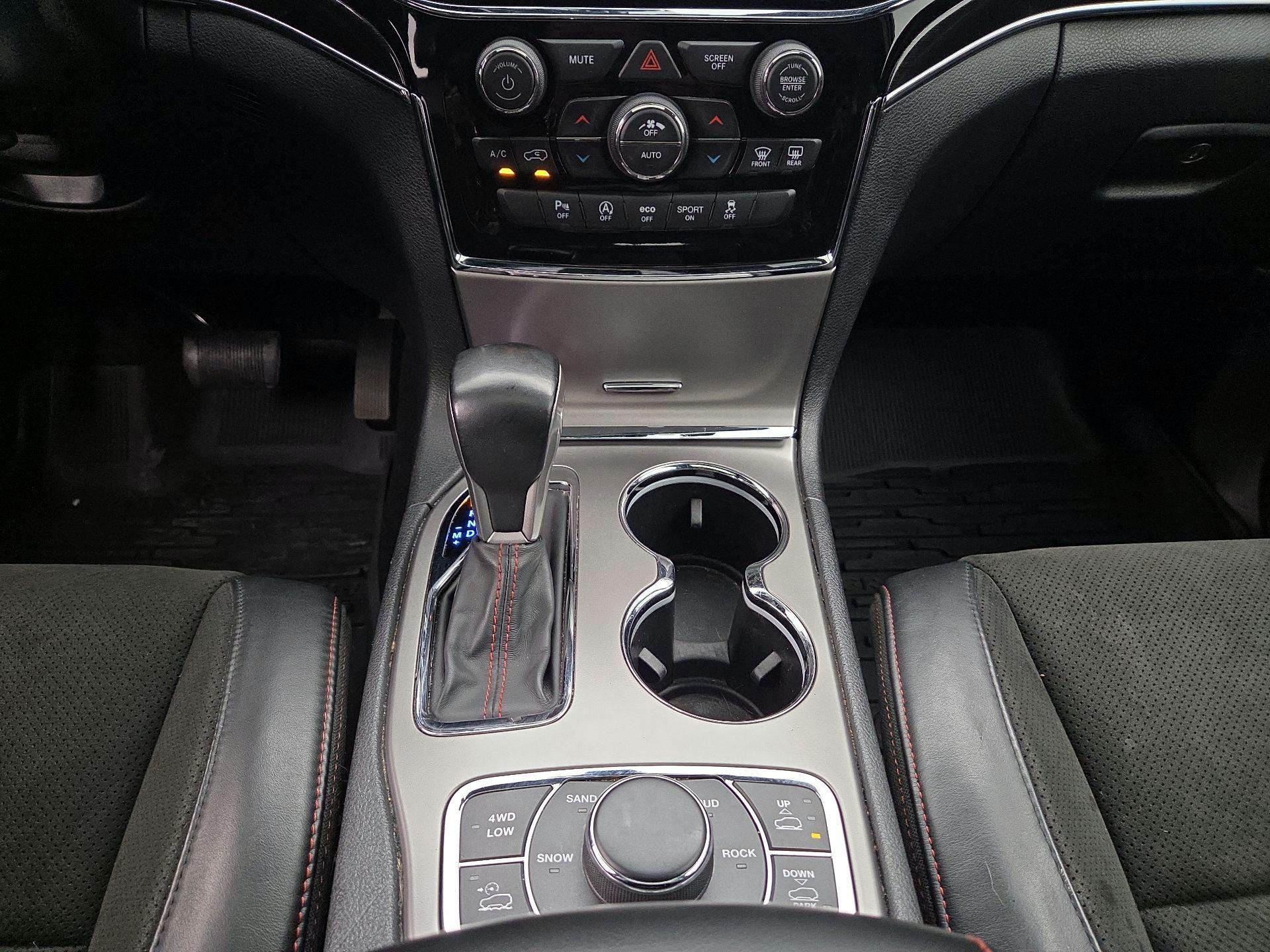 Thumbnail: 2020 Jeep Grand Cherokee - 18