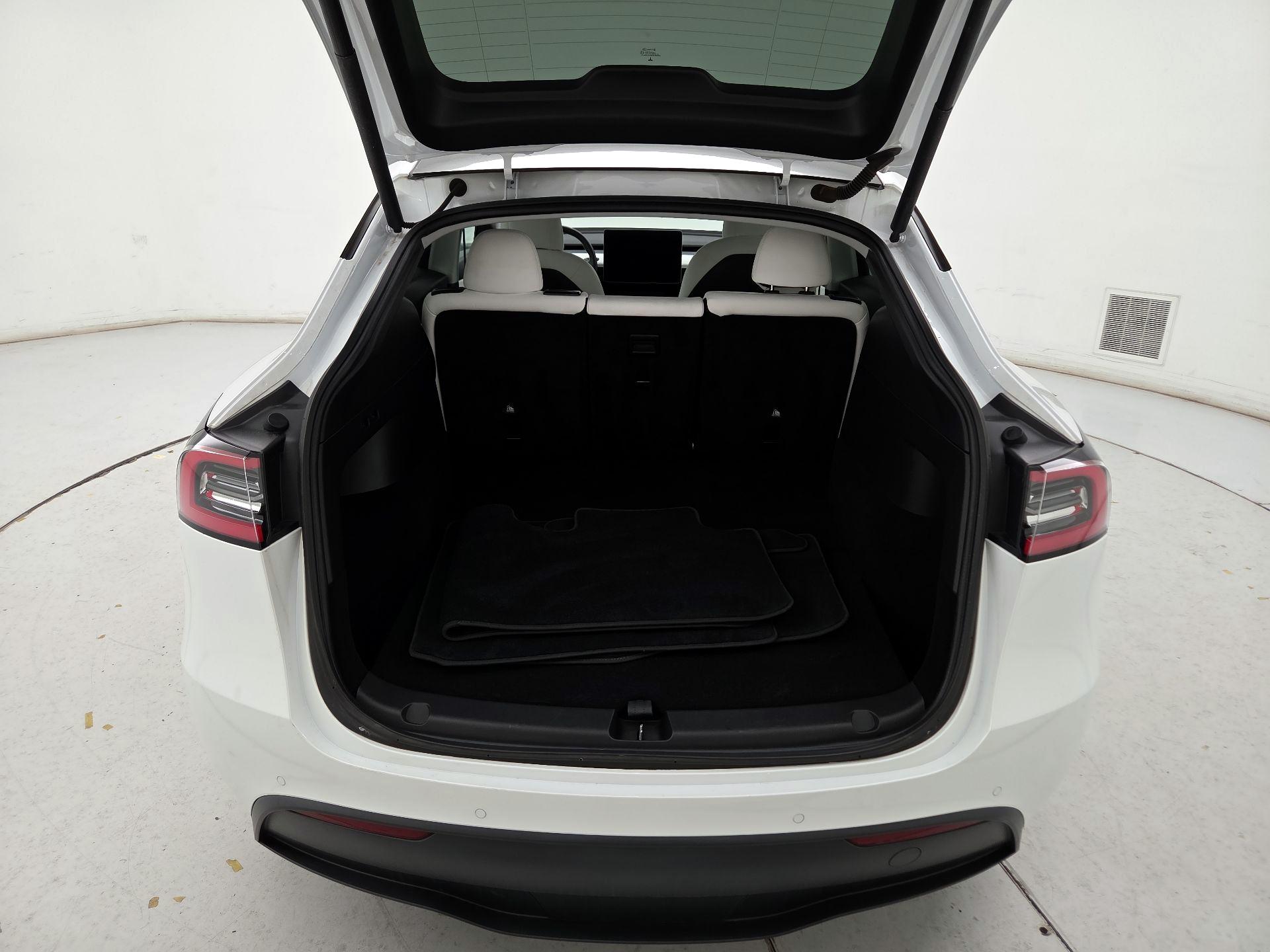 Thumbnail: 2021 Tesla Model Y - 18