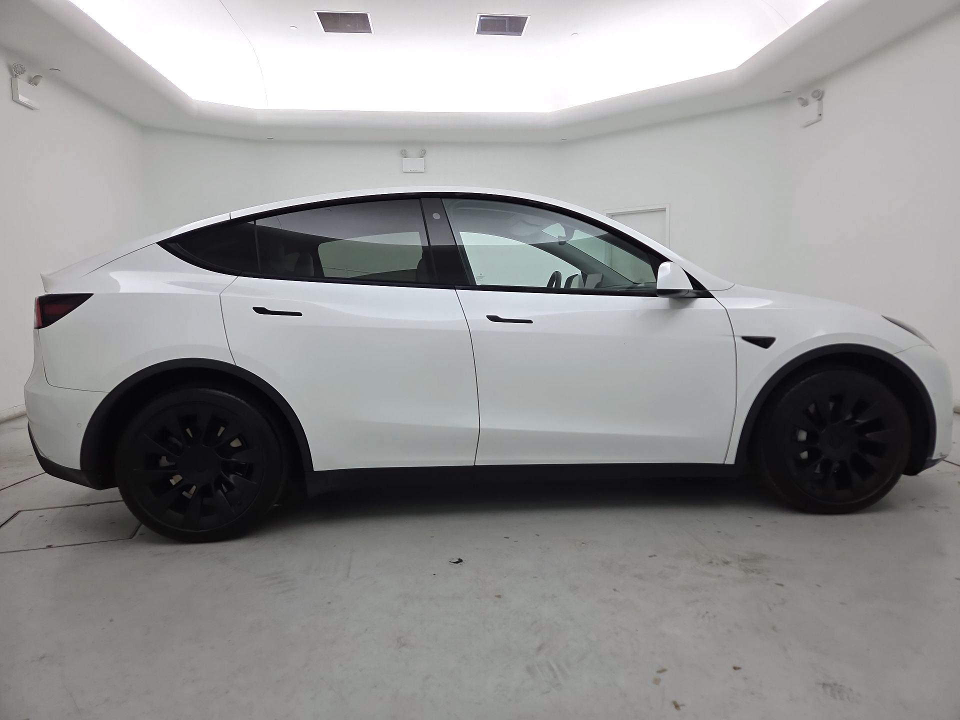 Thumbnail: 2021 Tesla Model Y - 4