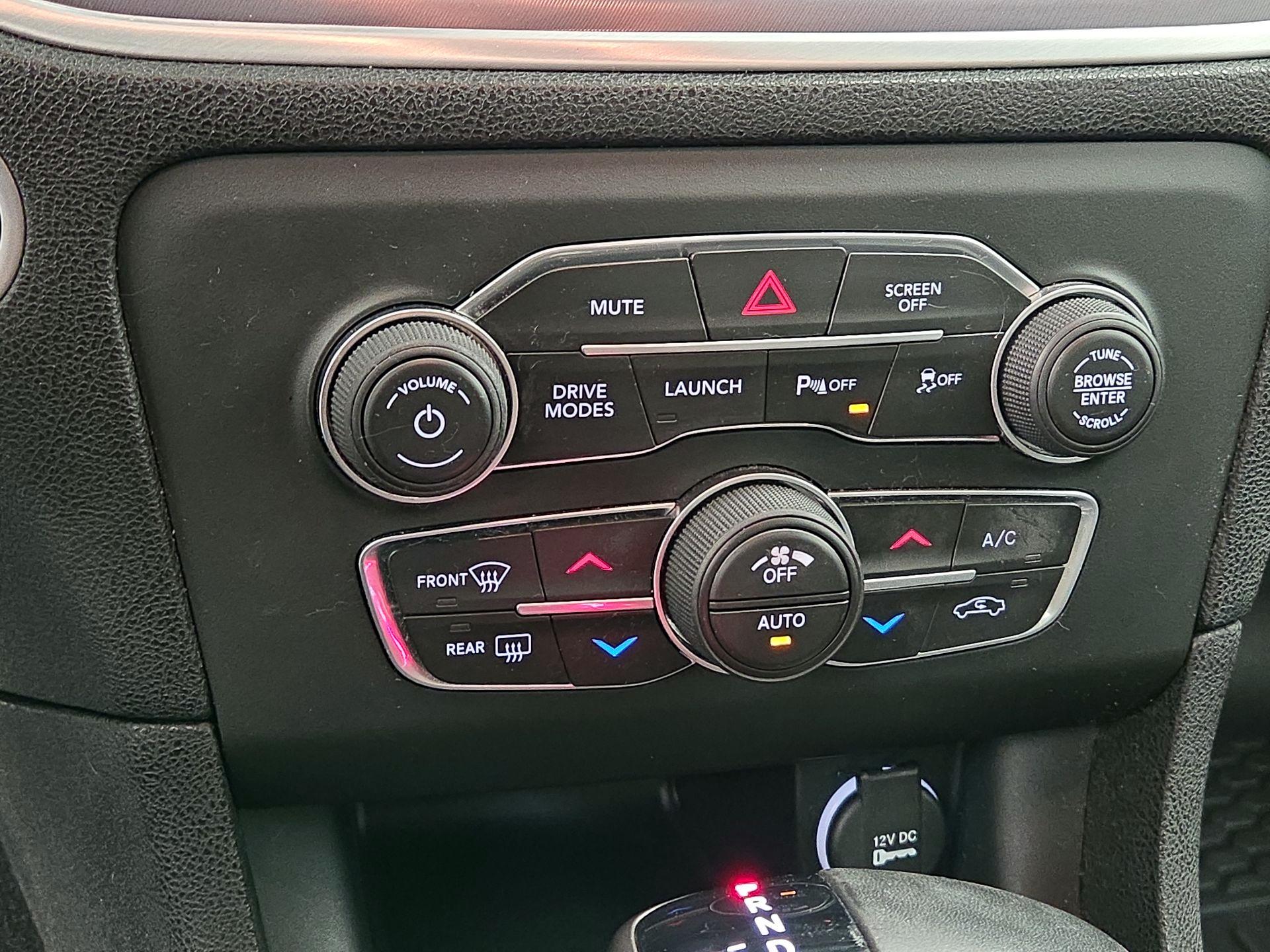 Thumbnail: 2019 Dodge Charger - 16