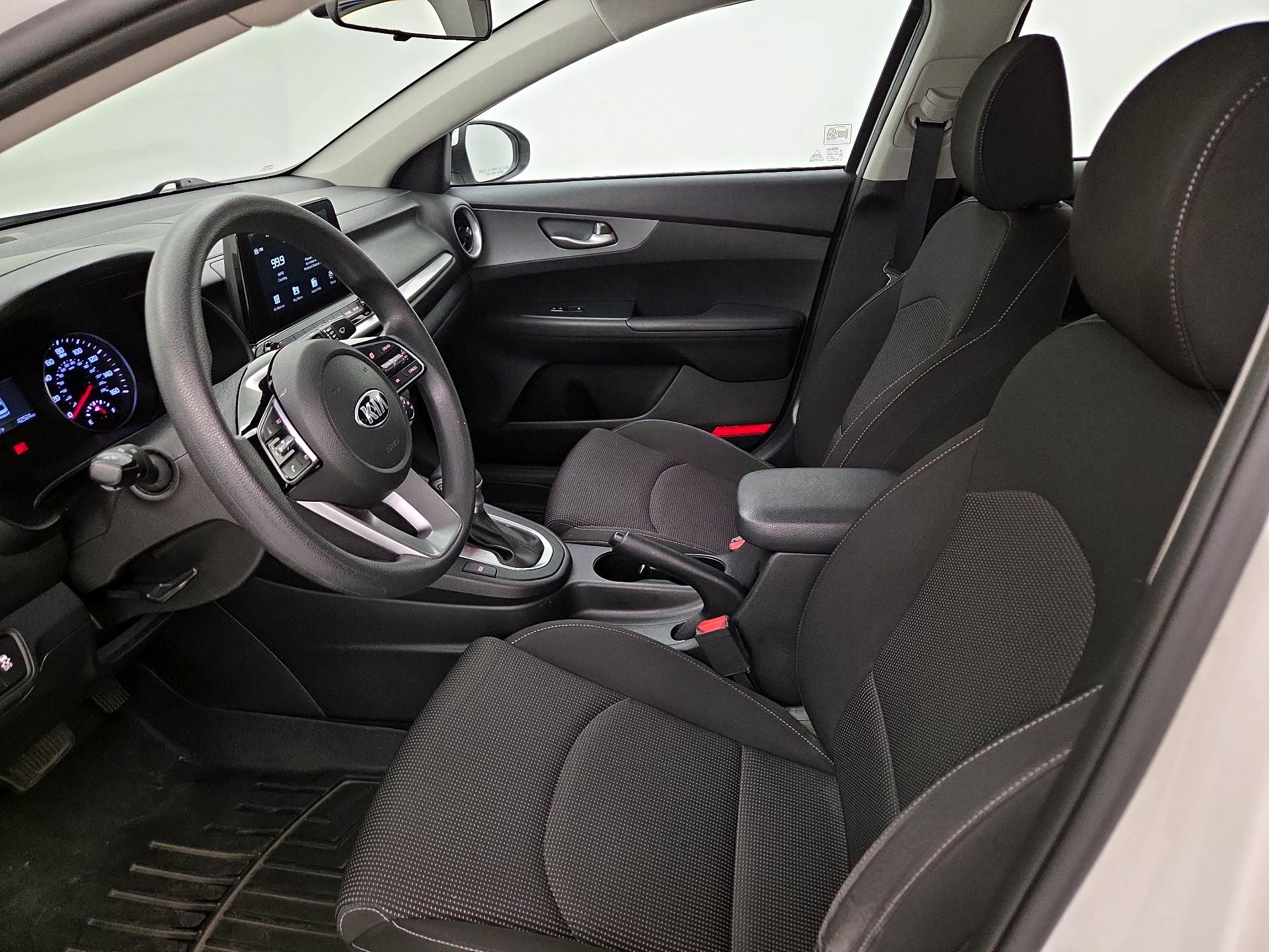 Thumbnail: 2020 Kia Forte - 9