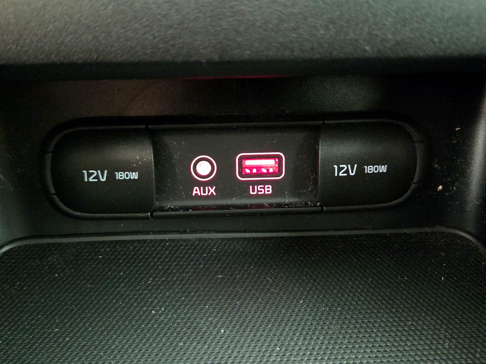 Thumbnail: 2020 Kia Forte - 16