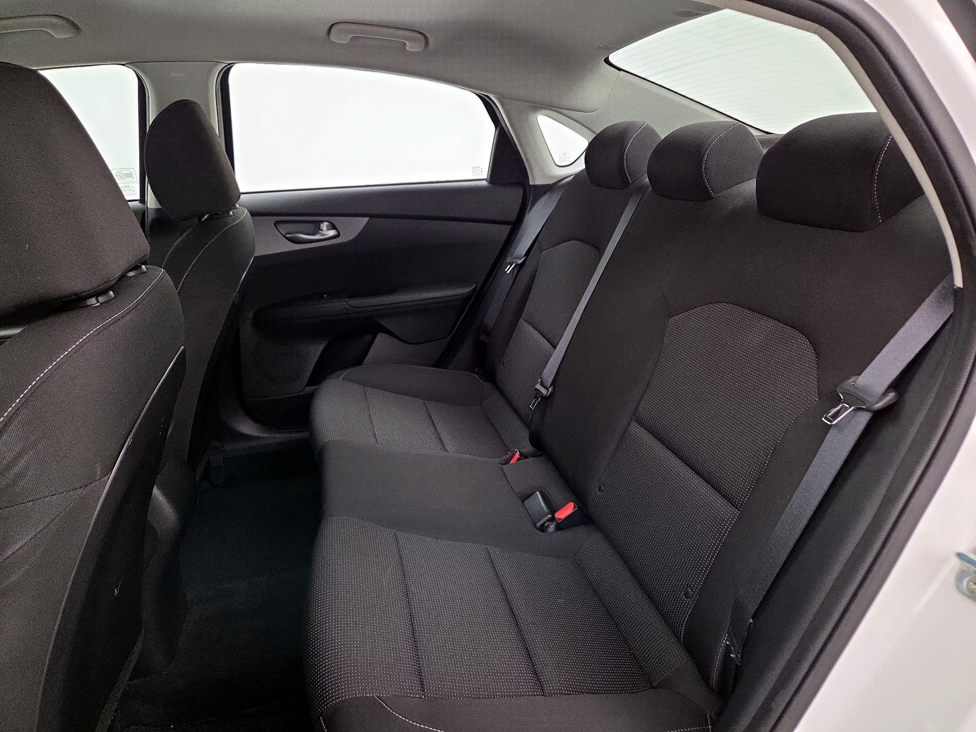 Thumbnail: 2020 Kia Forte - 17