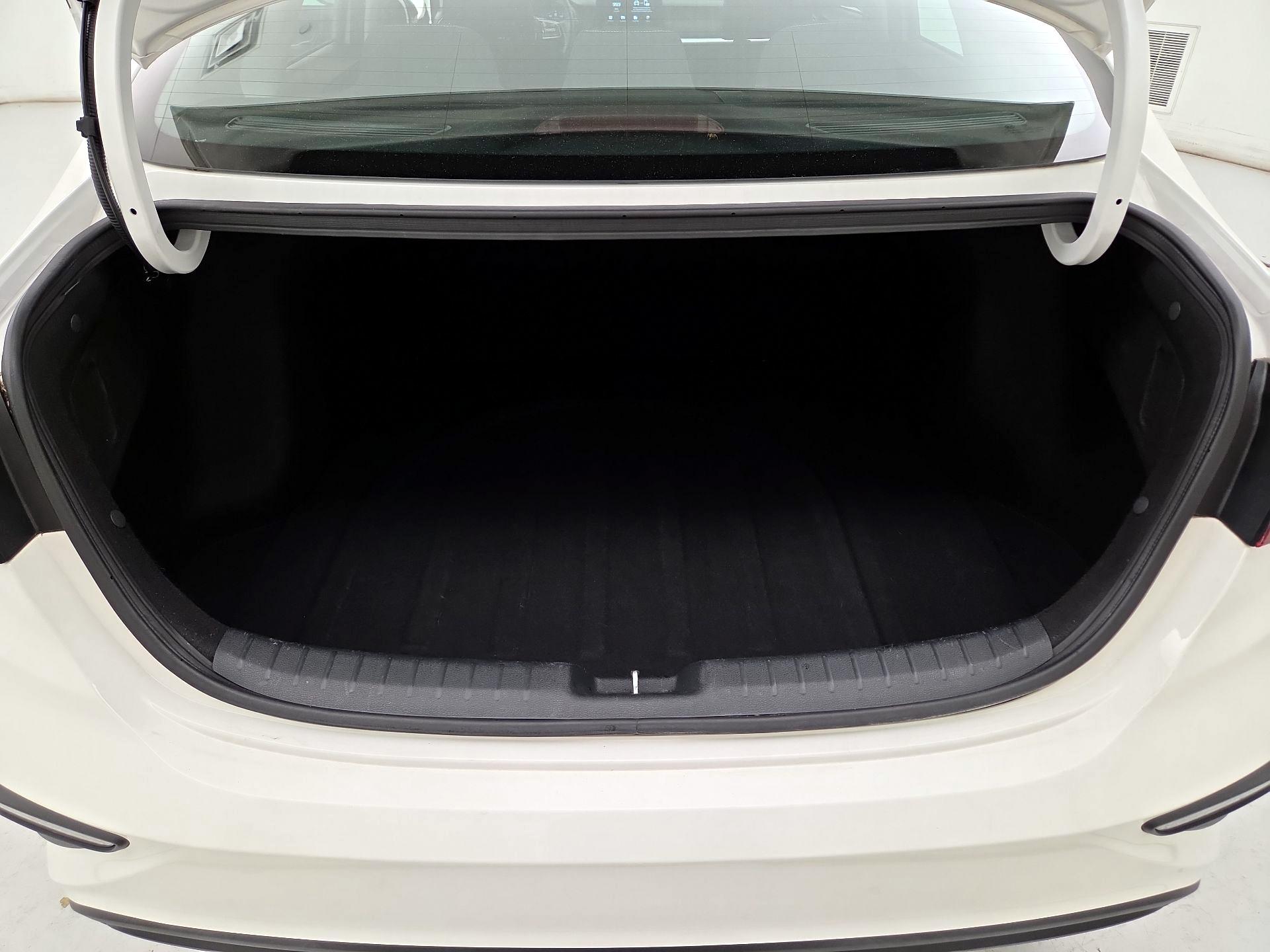 Thumbnail: 2020 Kia Forte - 18