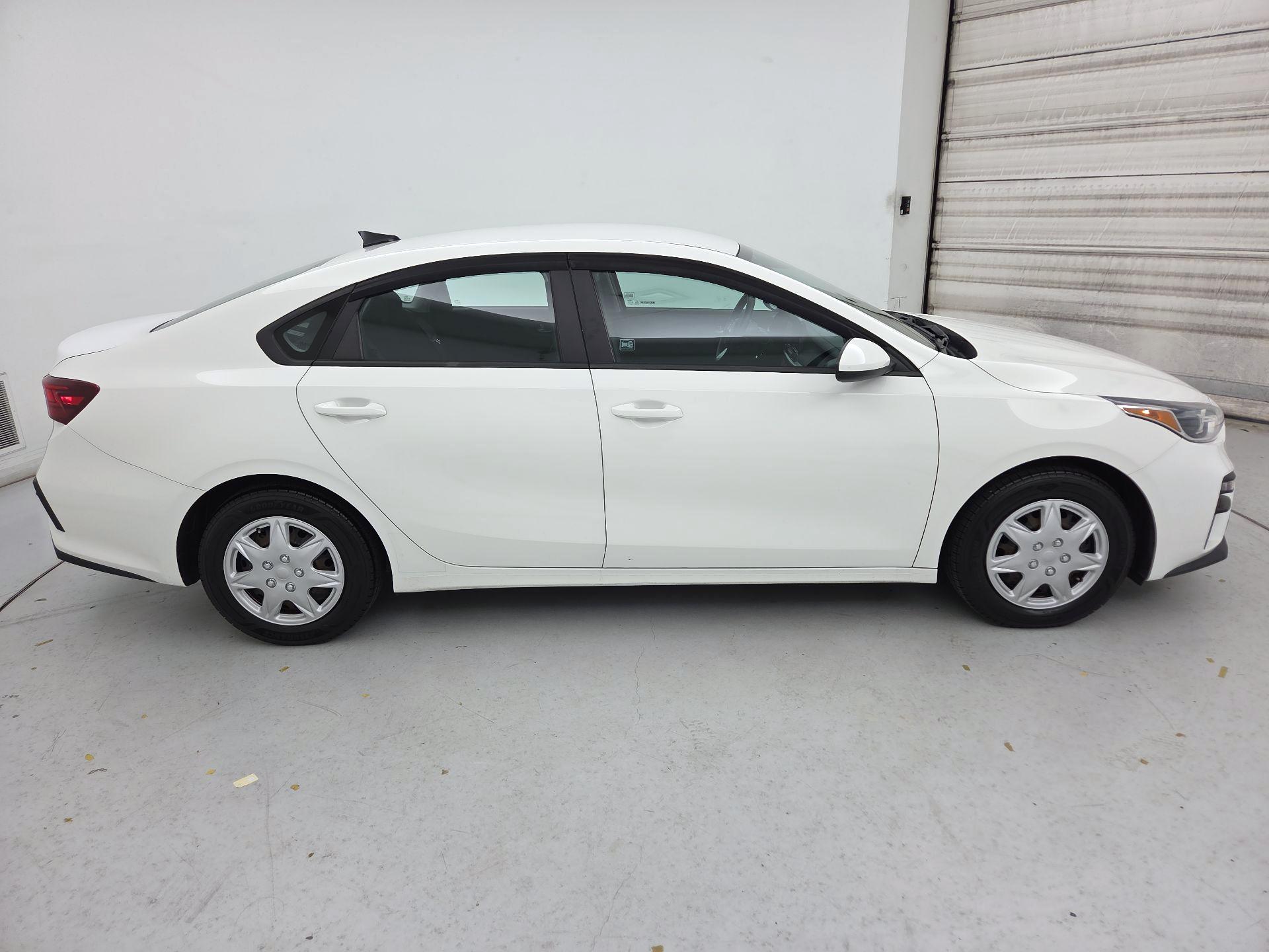 Thumbnail: 2020 Kia Forte - 4