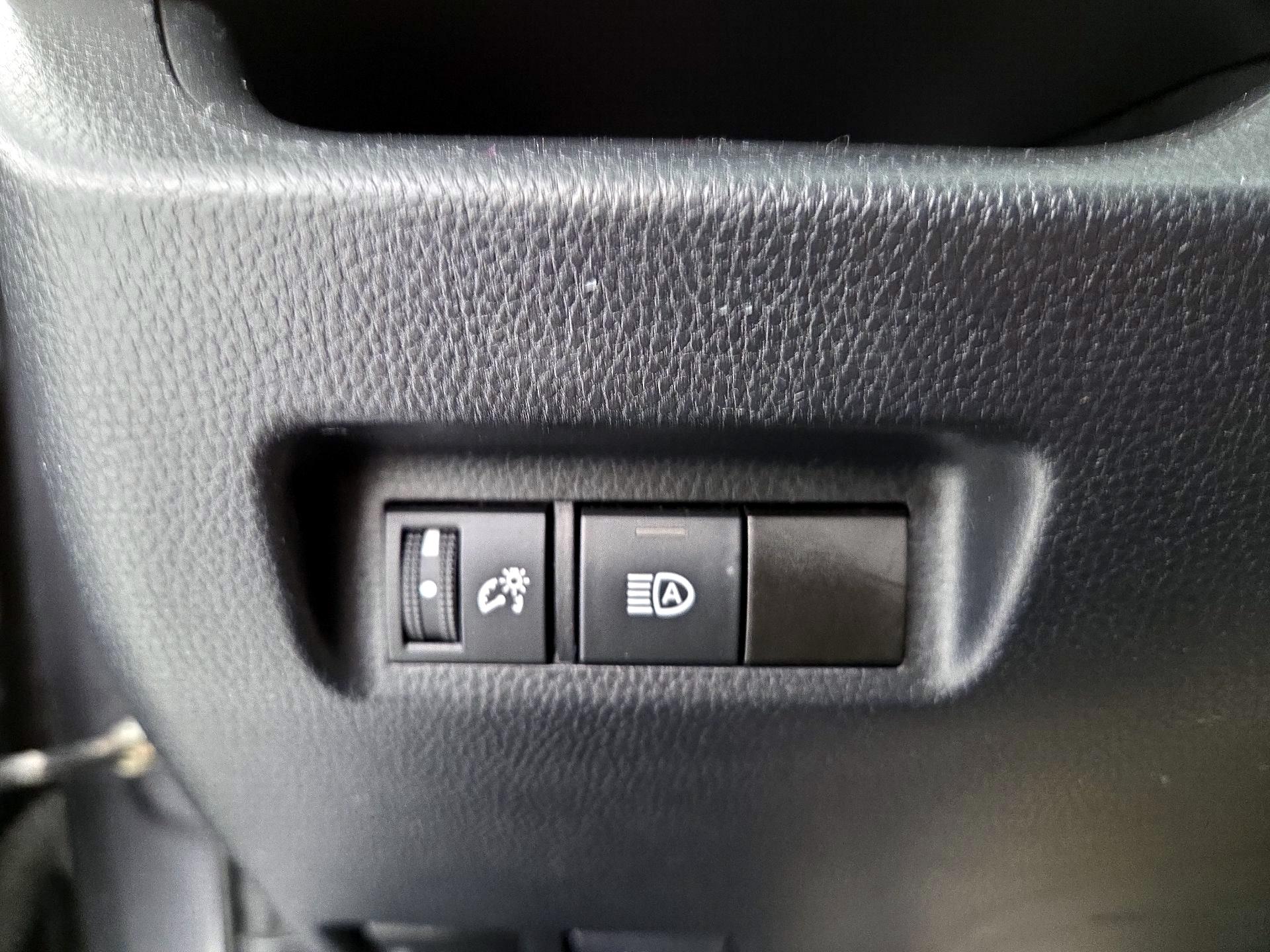 Thumbnail: 2019 Toyota RAV4 - 13