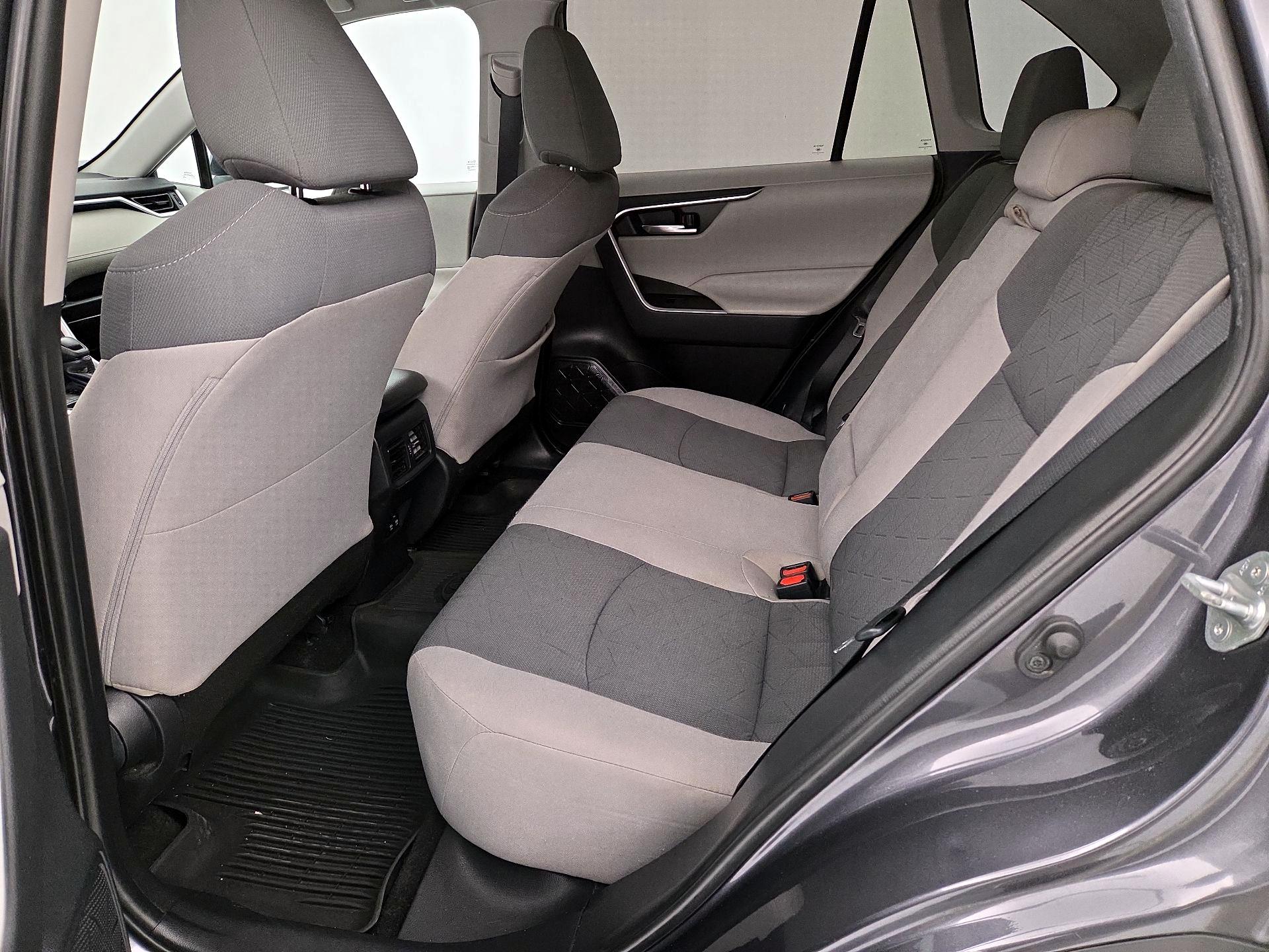 Thumbnail: 2019 Toyota RAV4 - 20