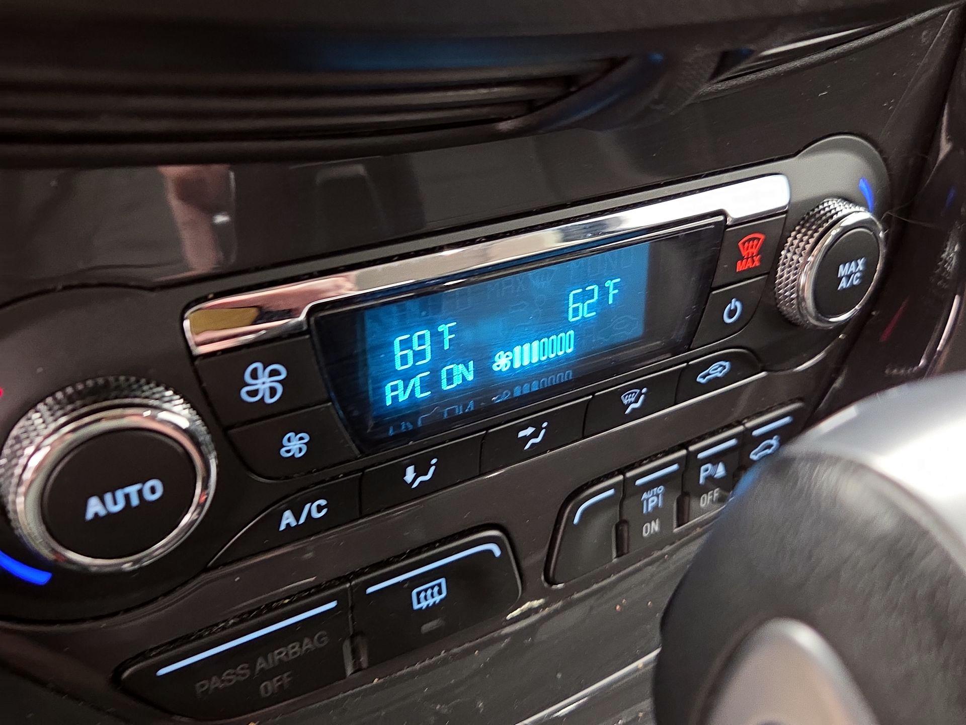Thumbnail: 2014 Ford Escape - 16
