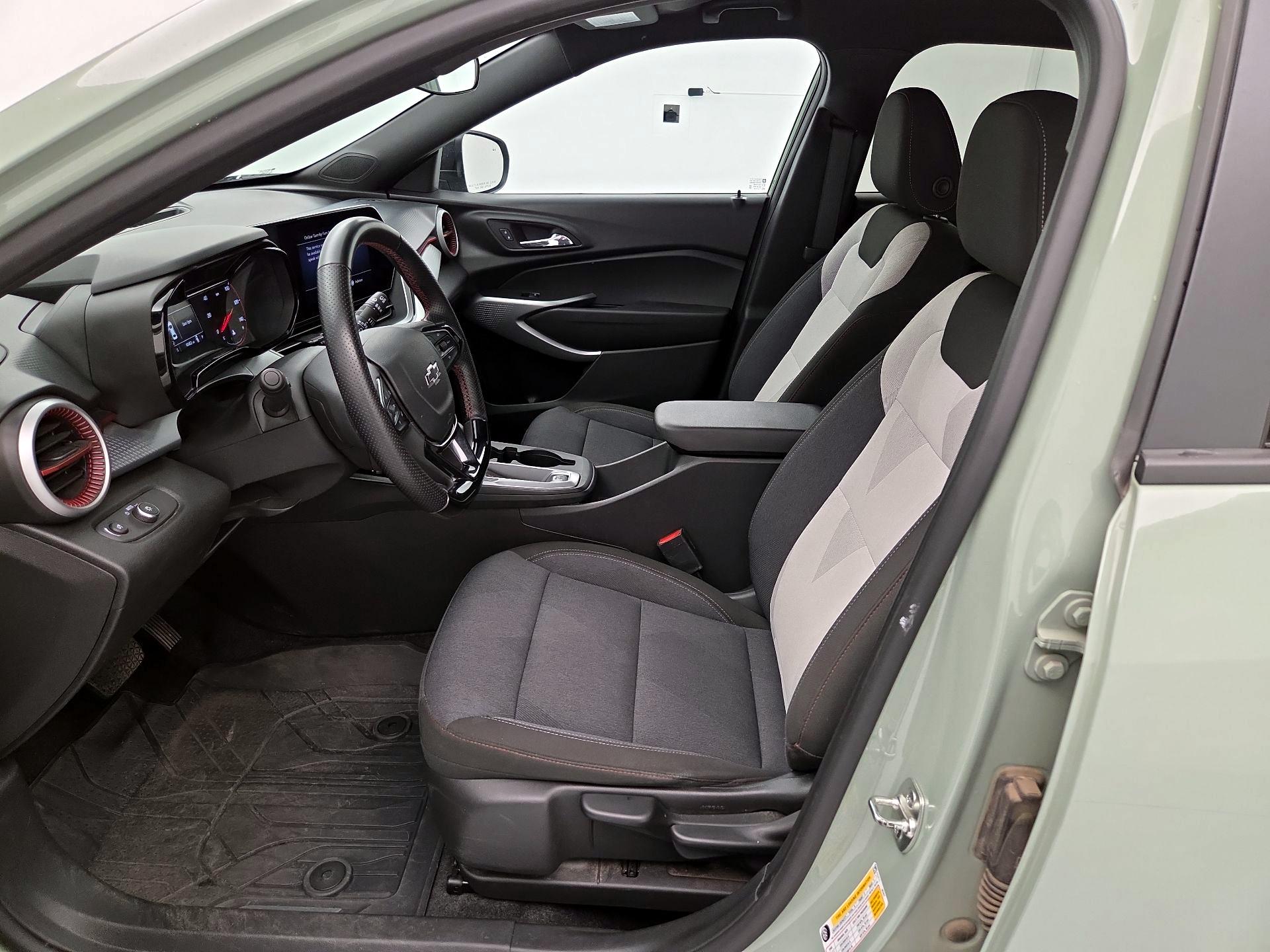 Thumbnail: 2024 Chevrolet Trax - 11