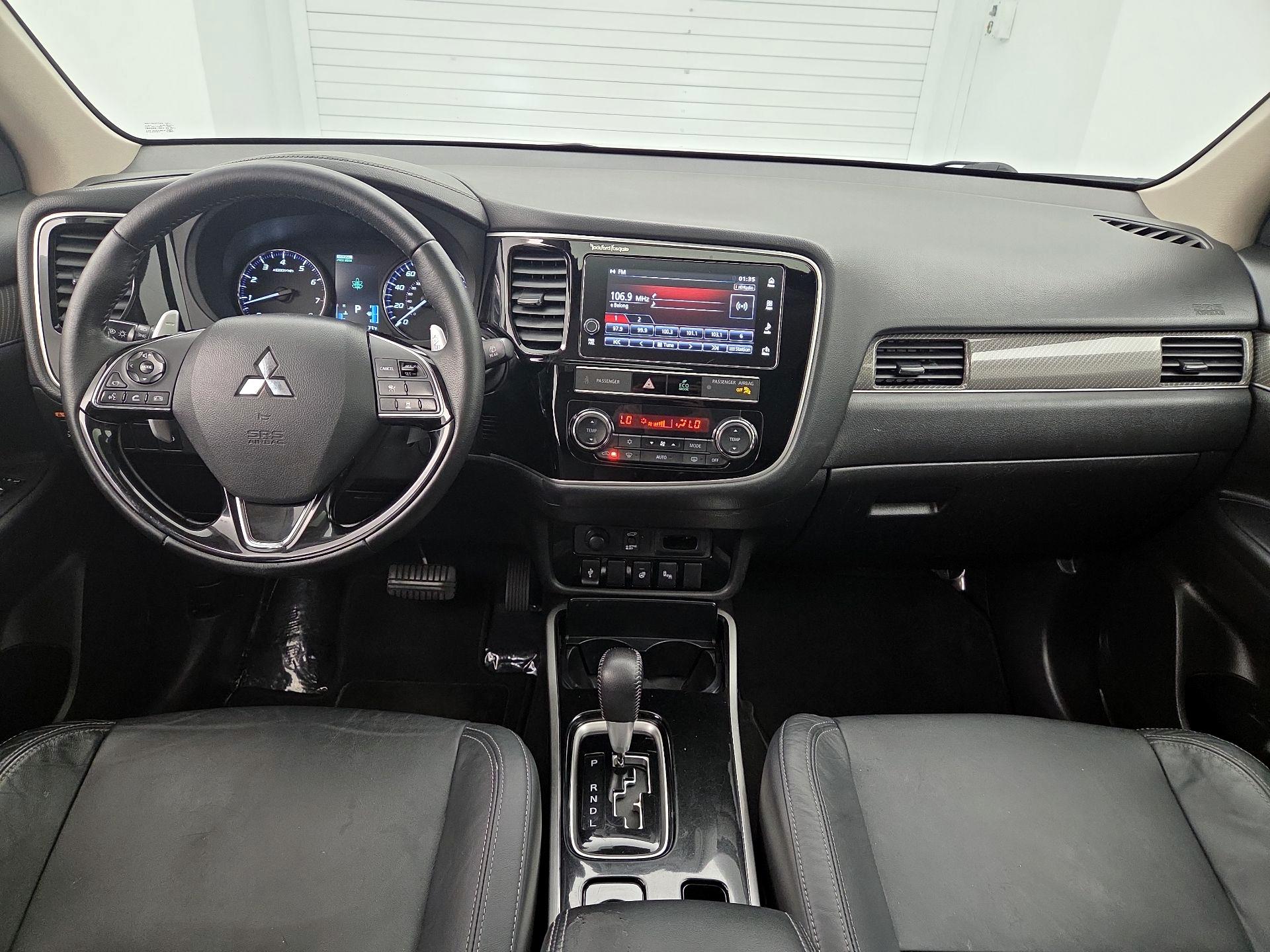 Thumbnail: 2019 Mitsubishi Outlander - 9