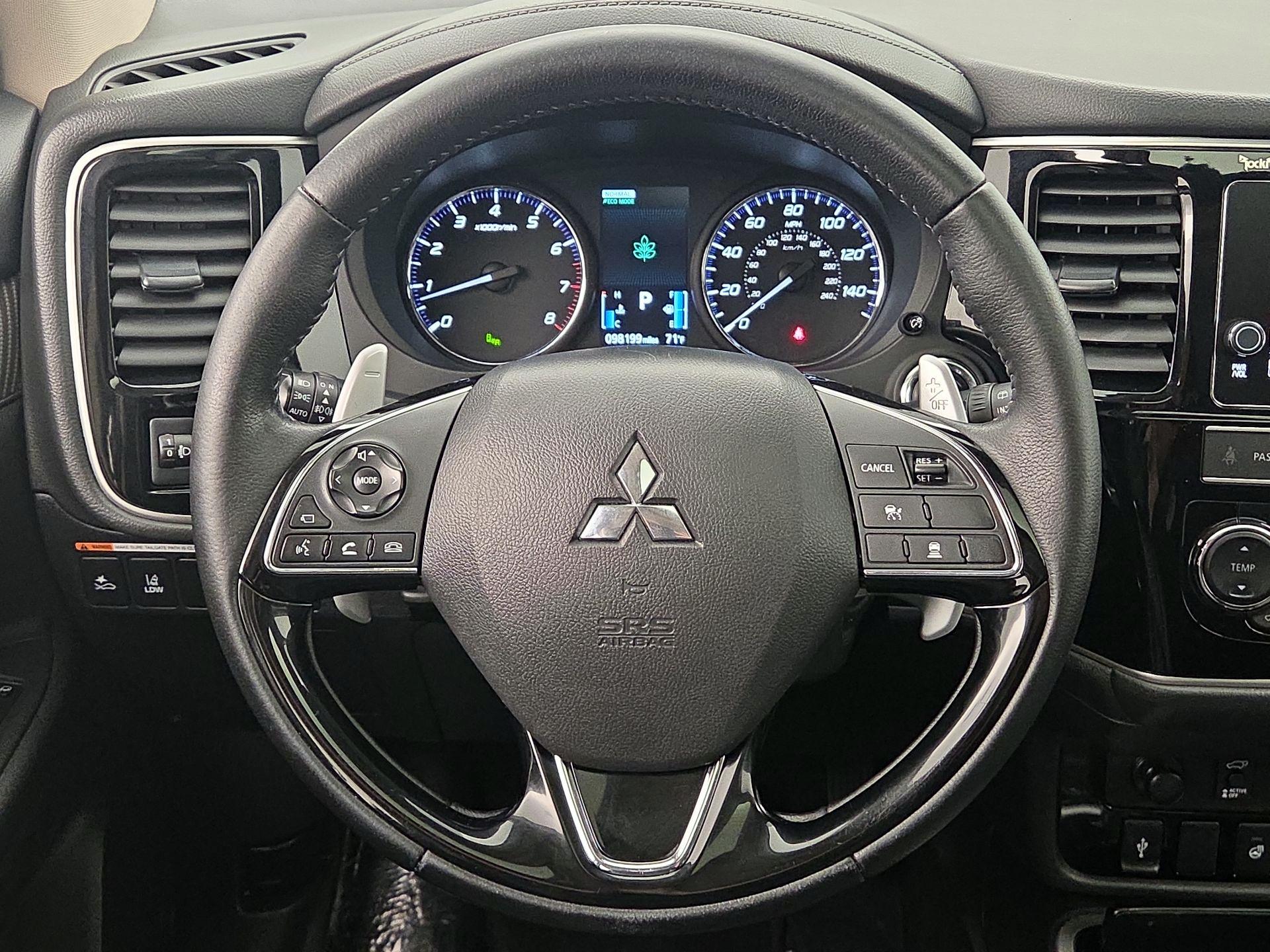 Thumbnail: 2019 Mitsubishi Outlander - 10