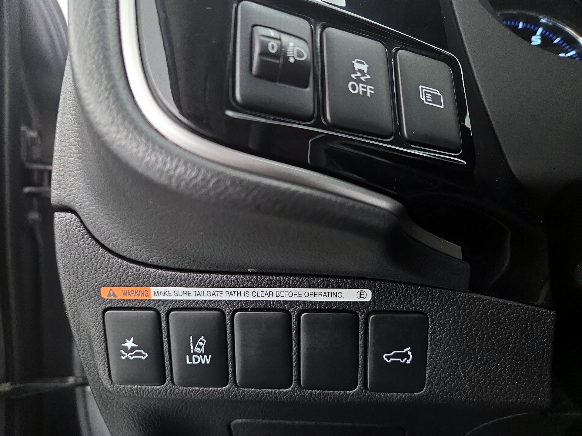 Thumbnail: 2019 Mitsubishi Outlander - 13