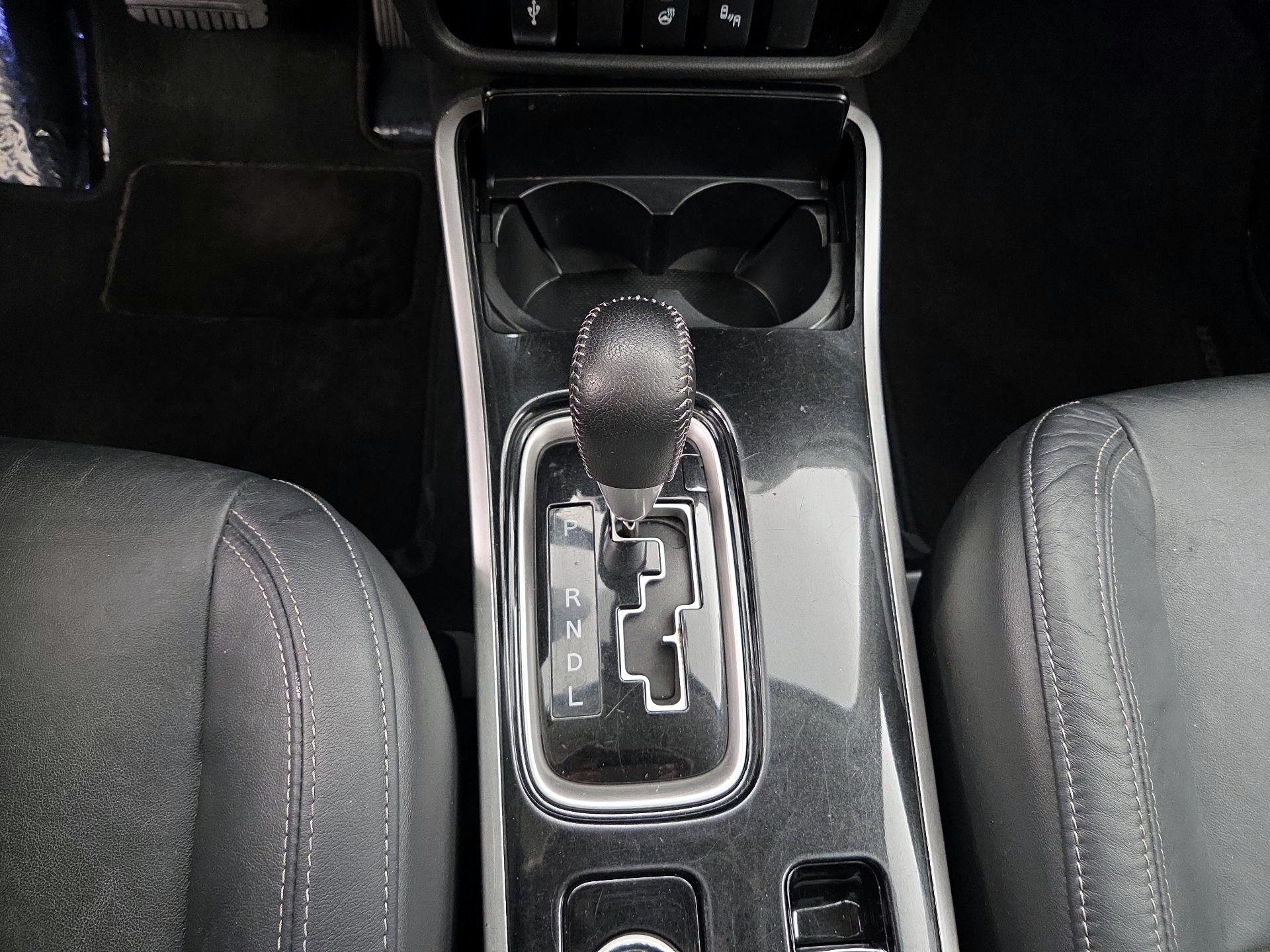 Thumbnail: 2019 Mitsubishi Outlander - 17