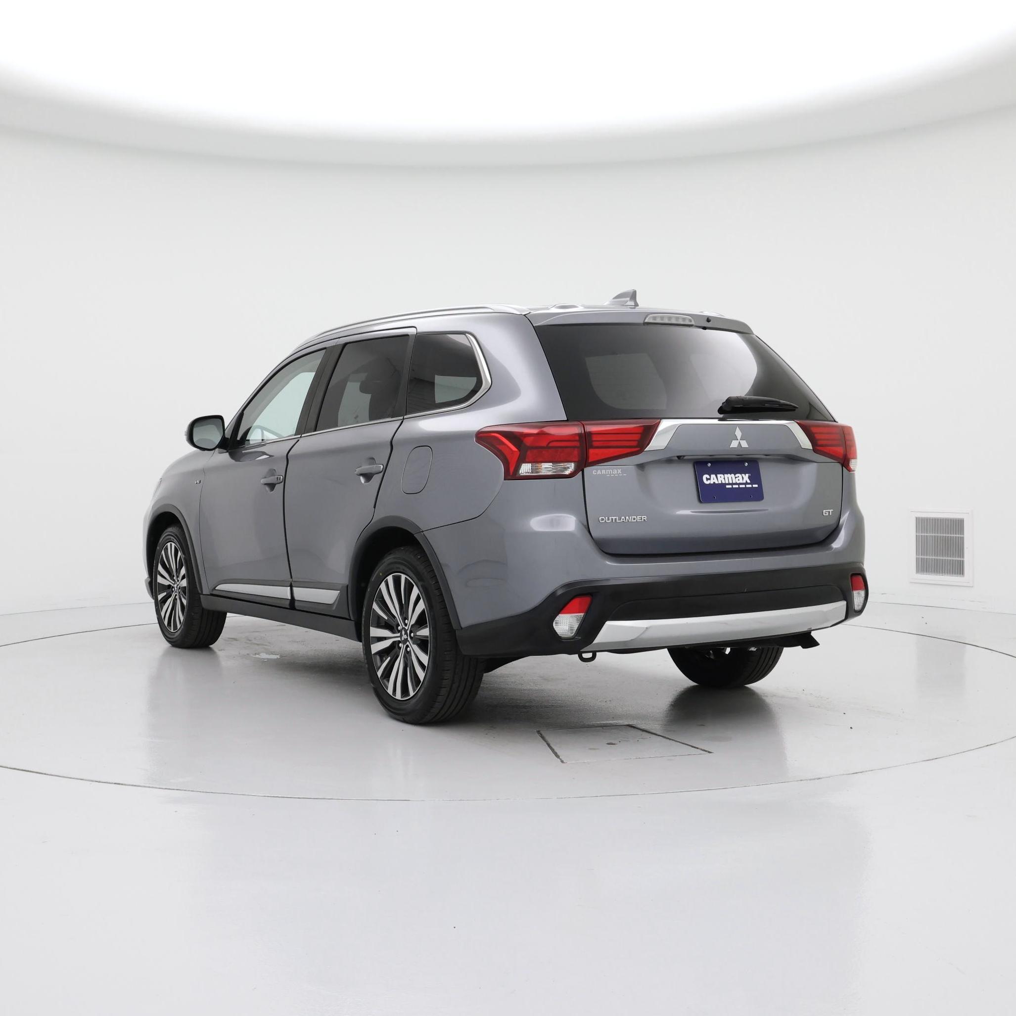 Thumbnail: 2019 Mitsubishi Outlander - 2