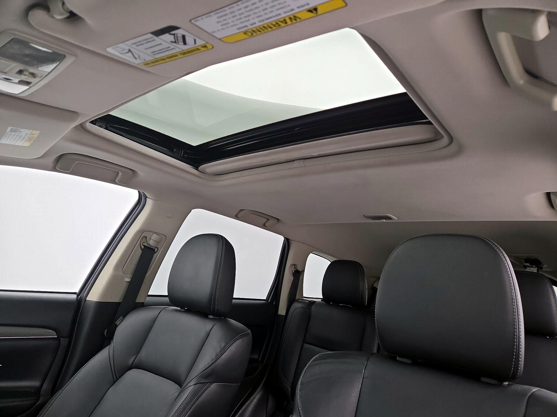 Thumbnail: 2019 Mitsubishi Outlander - 19
