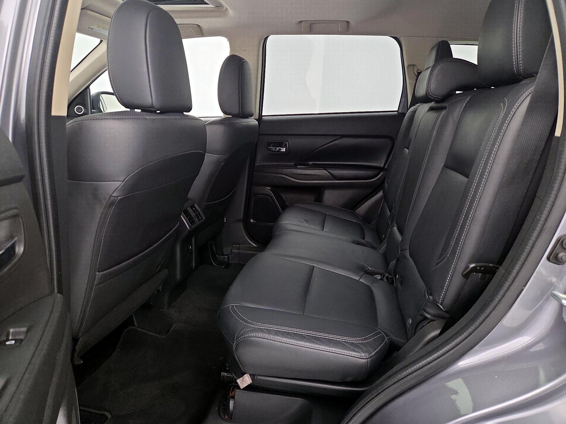 Thumbnail: 2019 Mitsubishi Outlander - 20