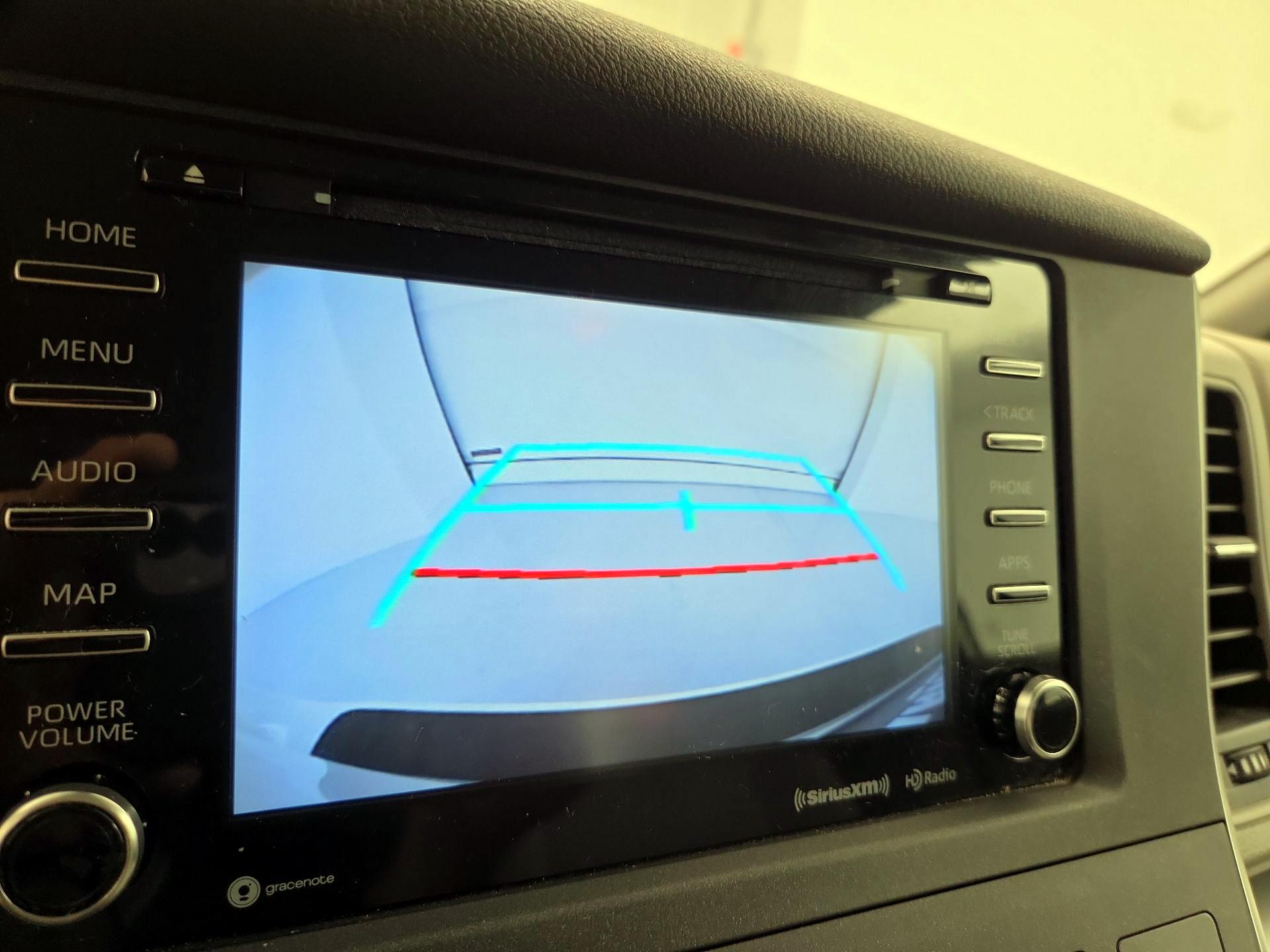 Thumbnail: 2020 Toyota Sienna - 14