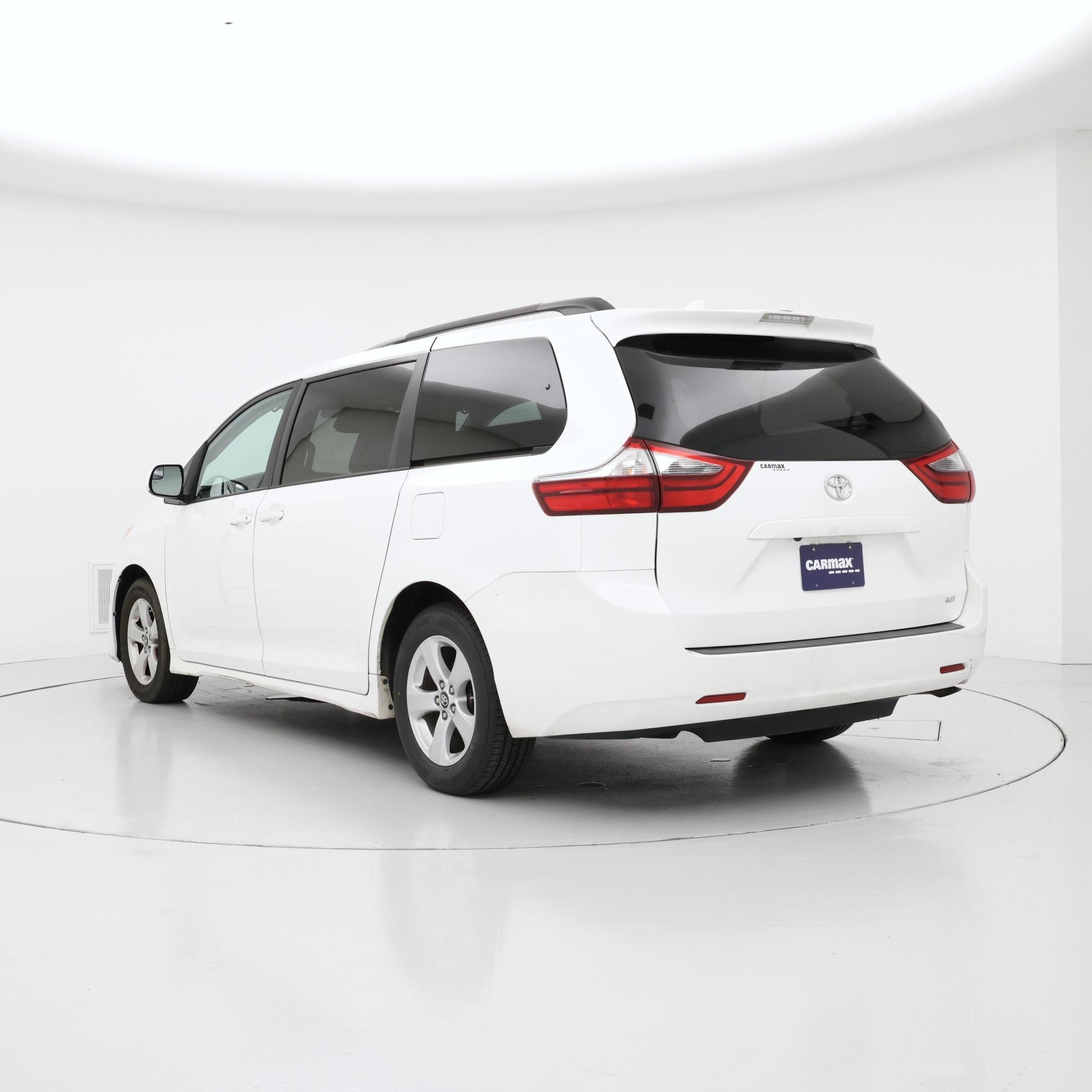 Thumbnail: 2020 Toyota Sienna - 2