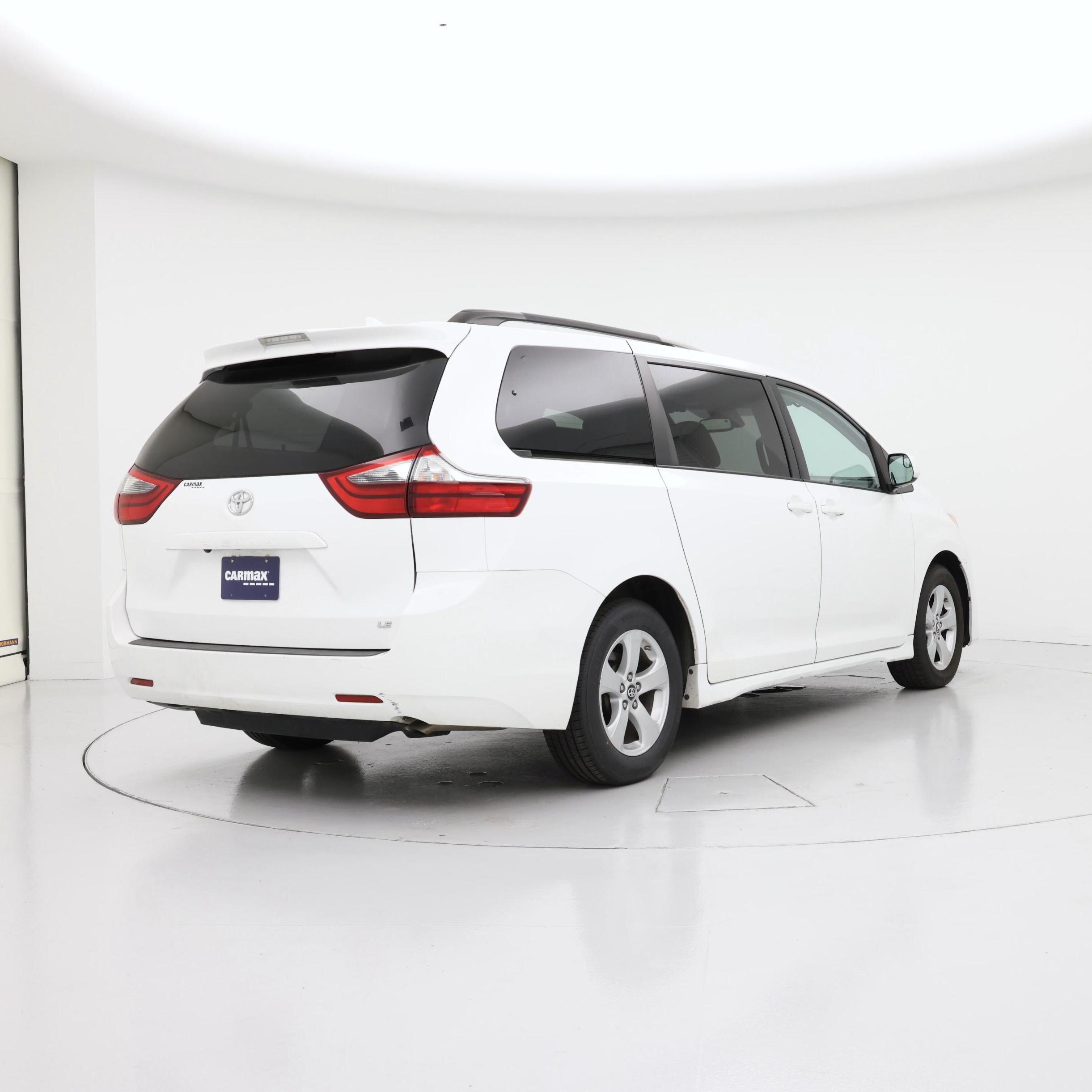 Thumbnail: 2020 Toyota Sienna - 8