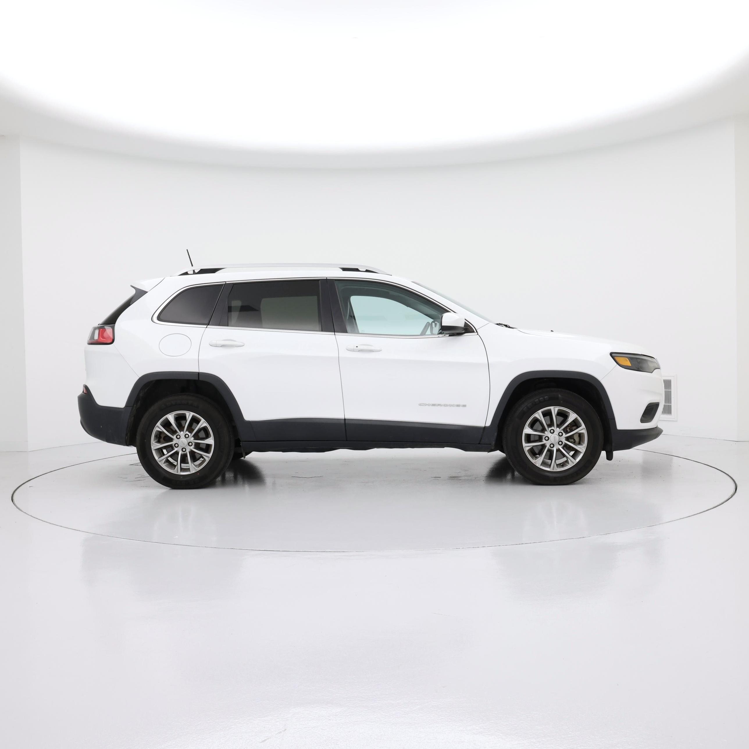 Thumbnail: 2019 Jeep Cherokee - 7
