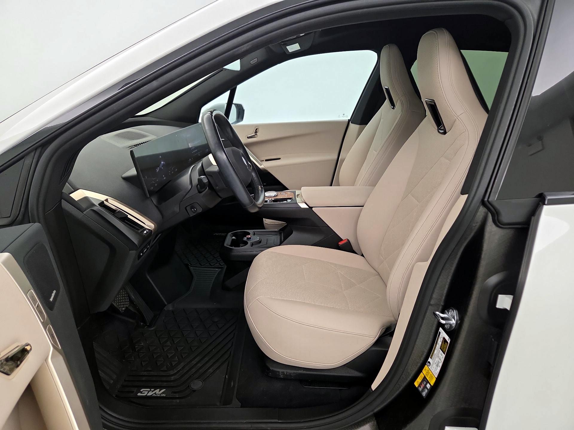 Thumbnail: 2023 BMW iX - 9