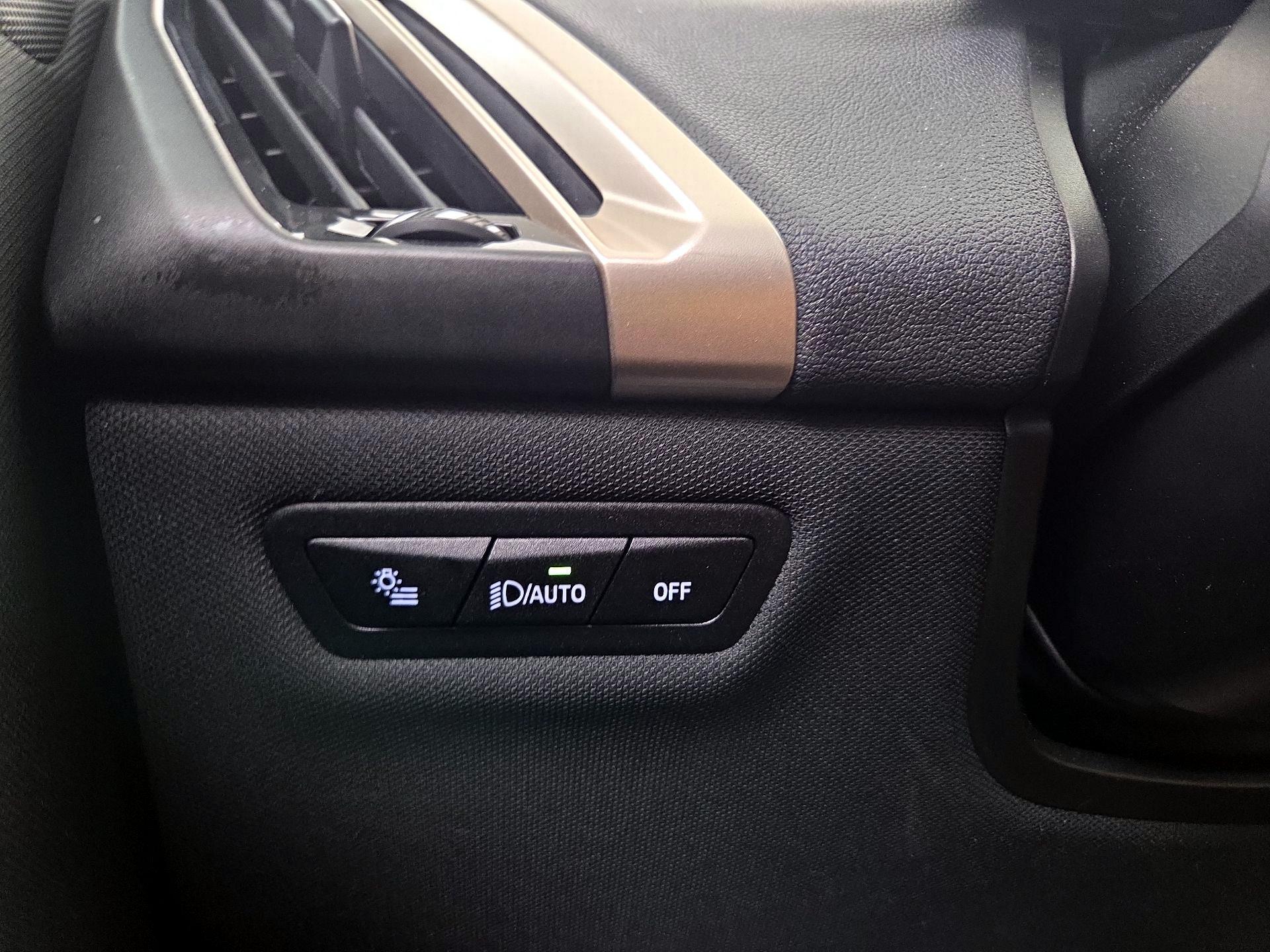 Thumbnail: 2023 BMW iX - 11