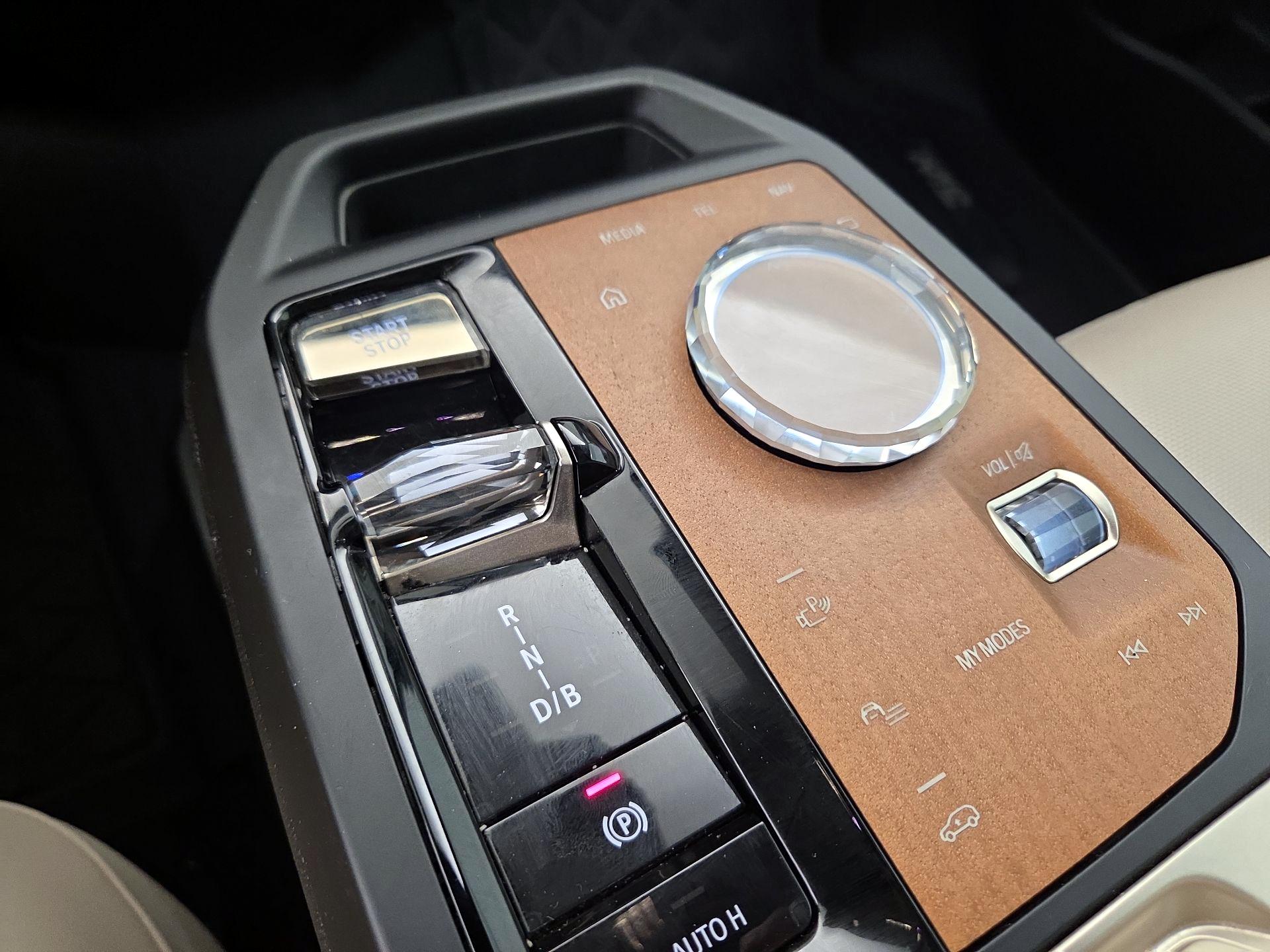 Thumbnail: 2023 BMW iX - 16