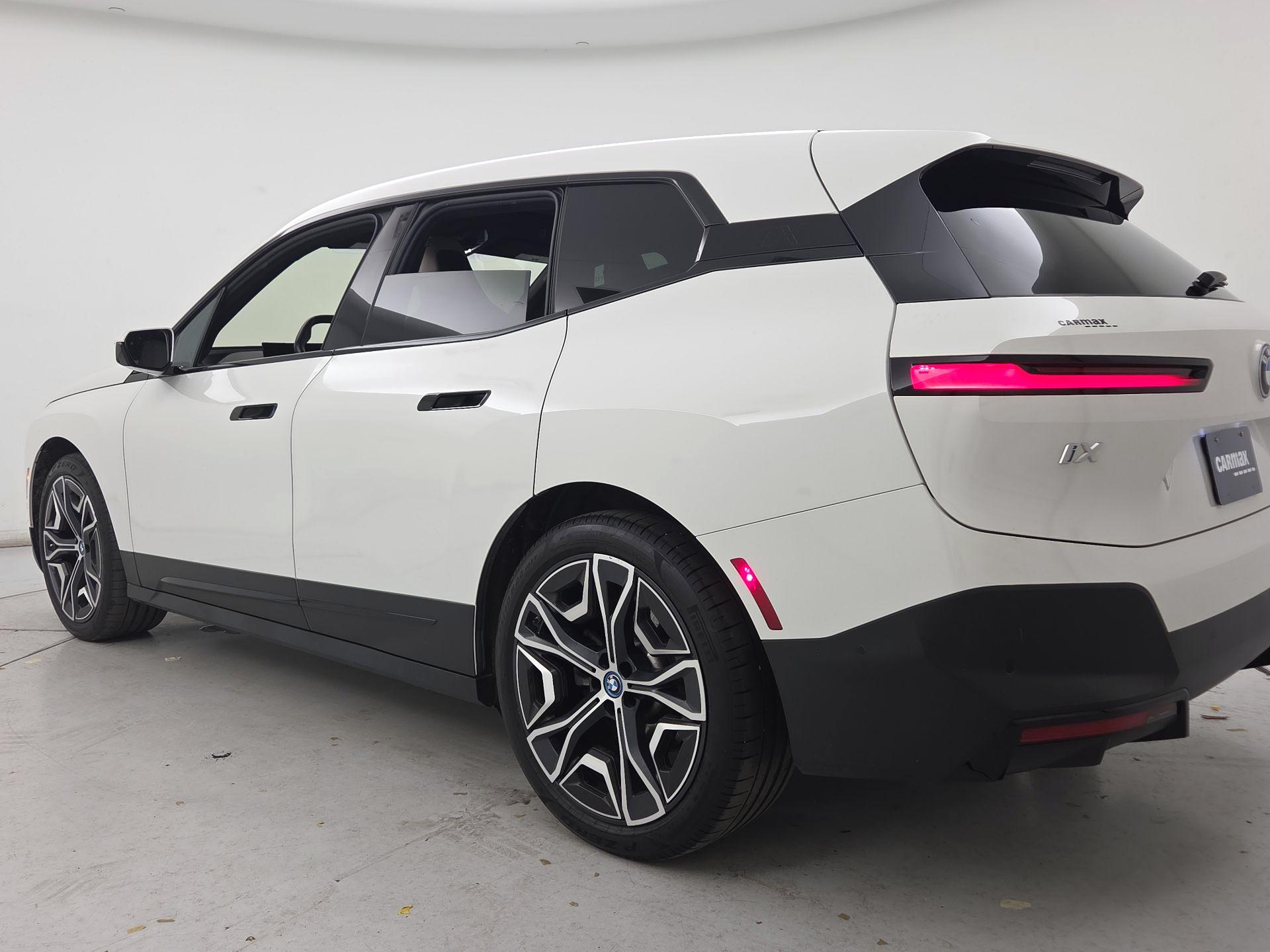 Thumbnail: 2023 BMW iX - 7