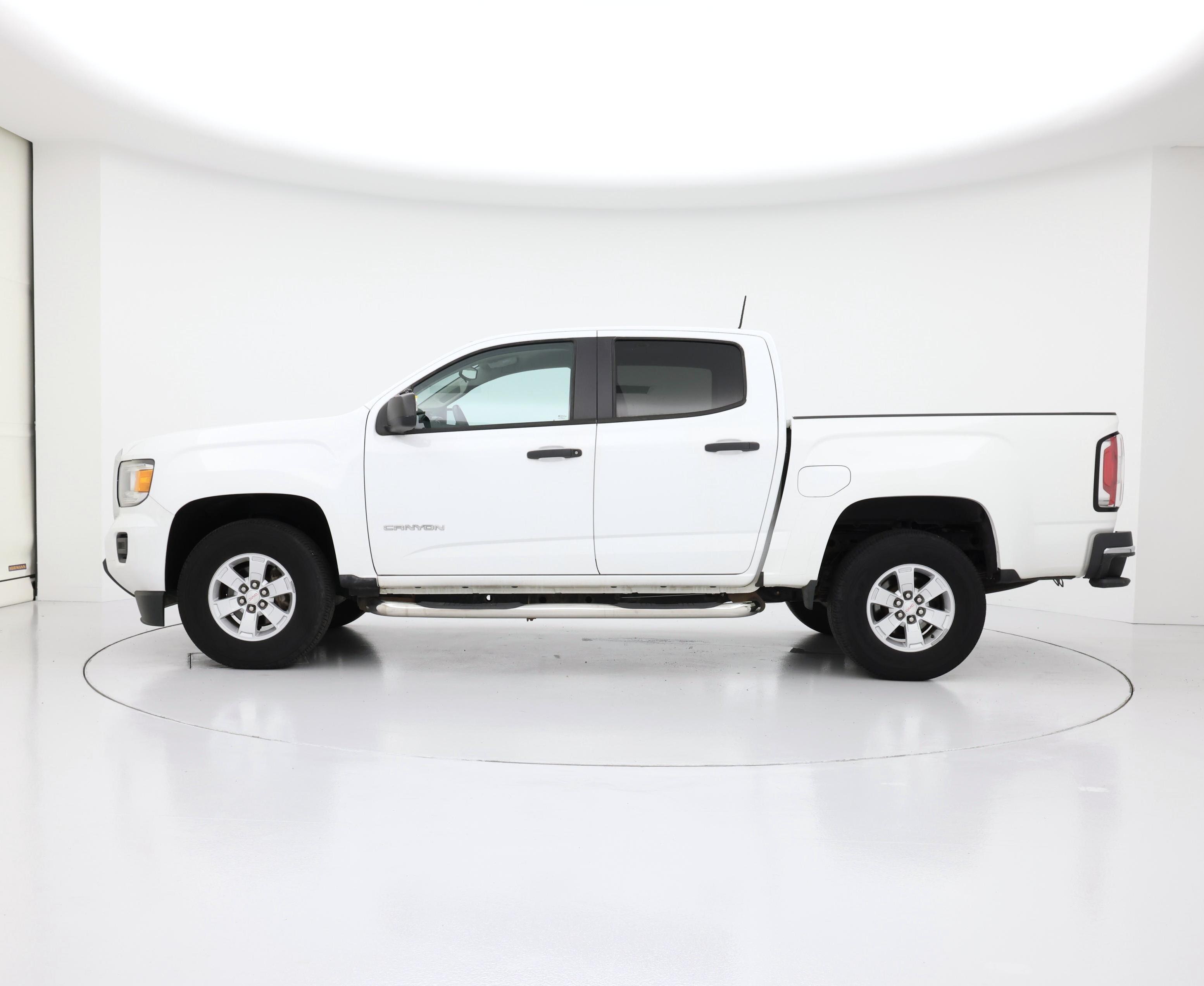Thumbnail: 2015 GMC Canyon - 3