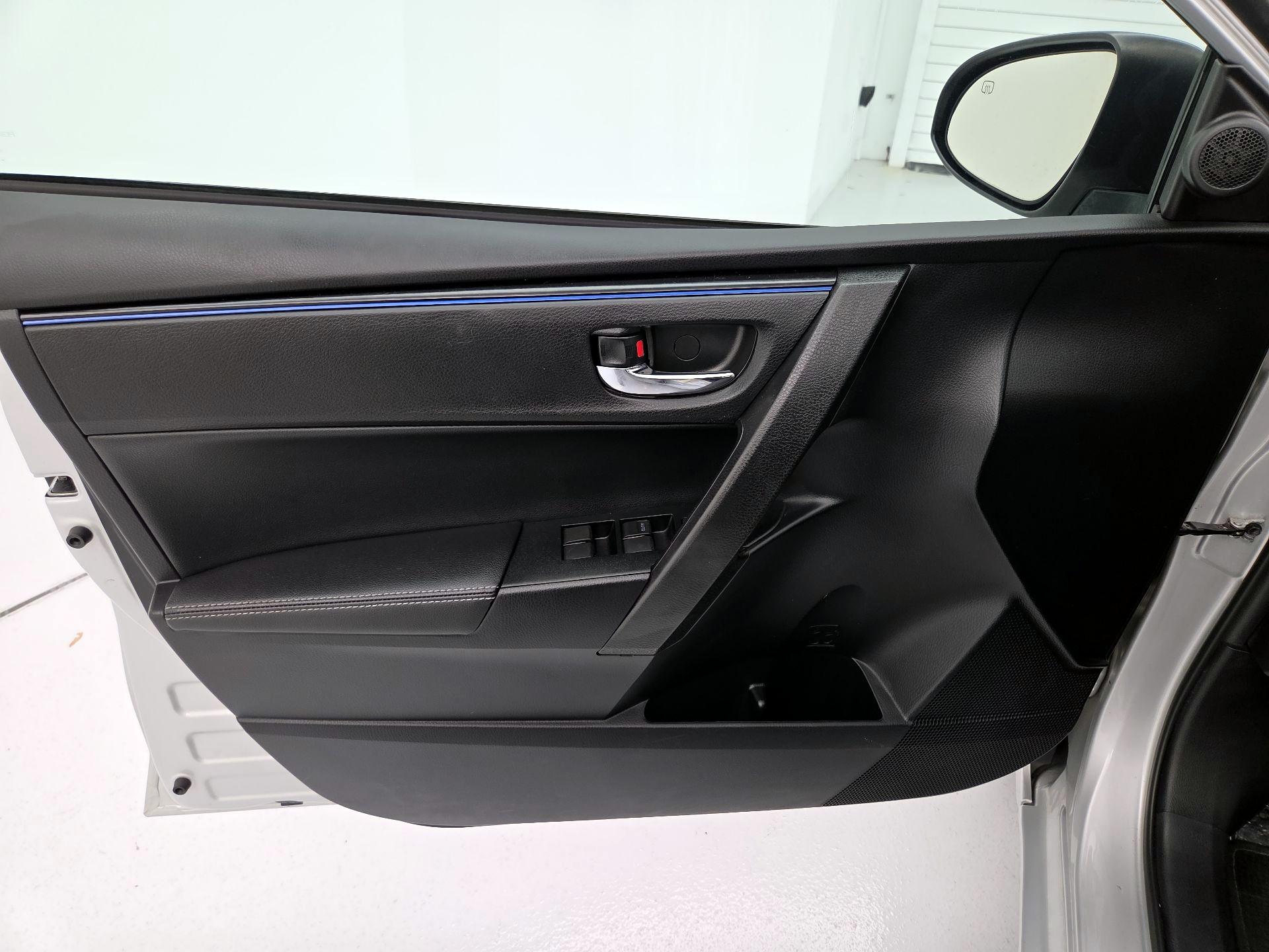 Thumbnail: 2017 Toyota Corolla - 12