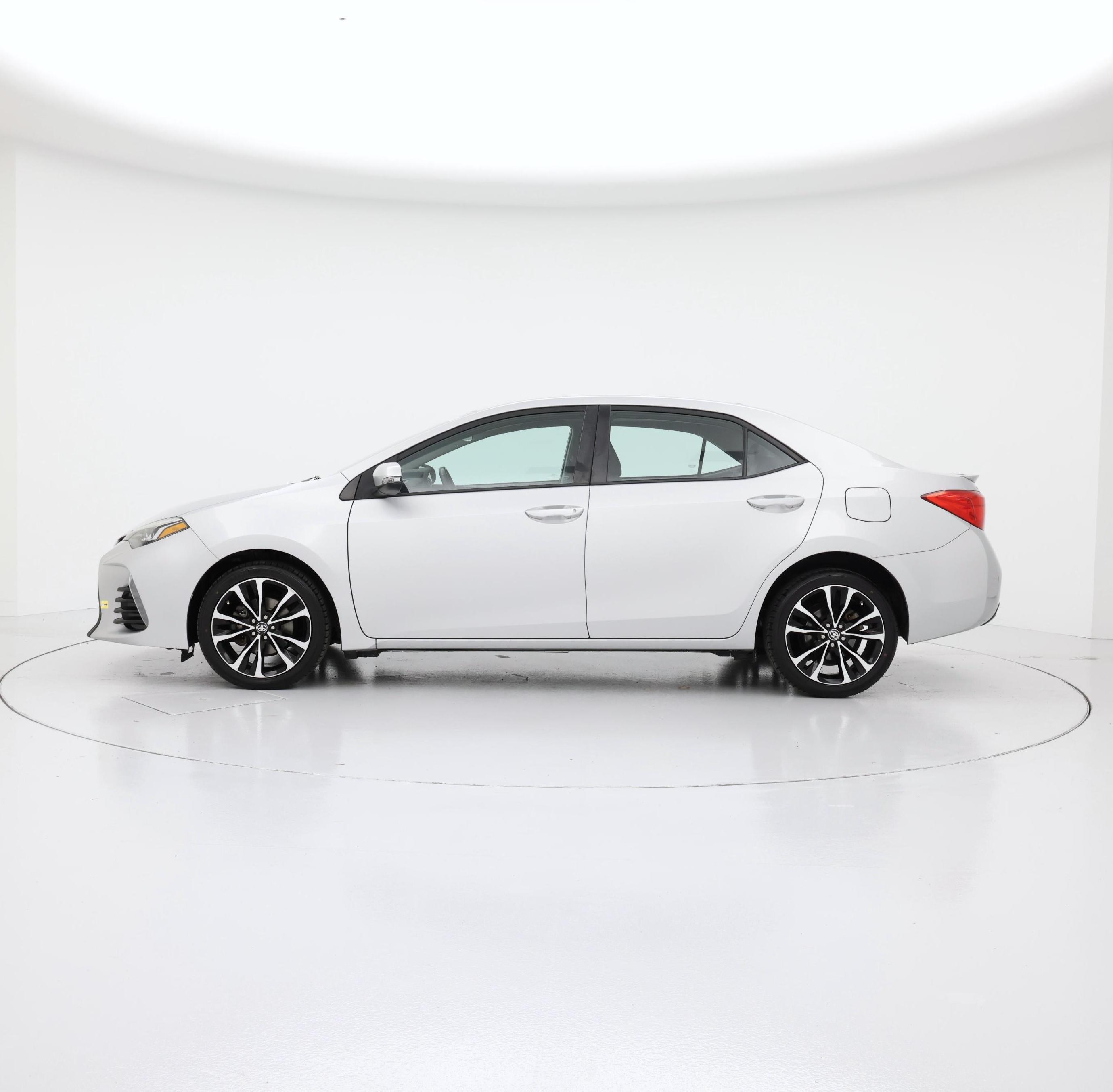 Thumbnail: 2017 Toyota Corolla - 3