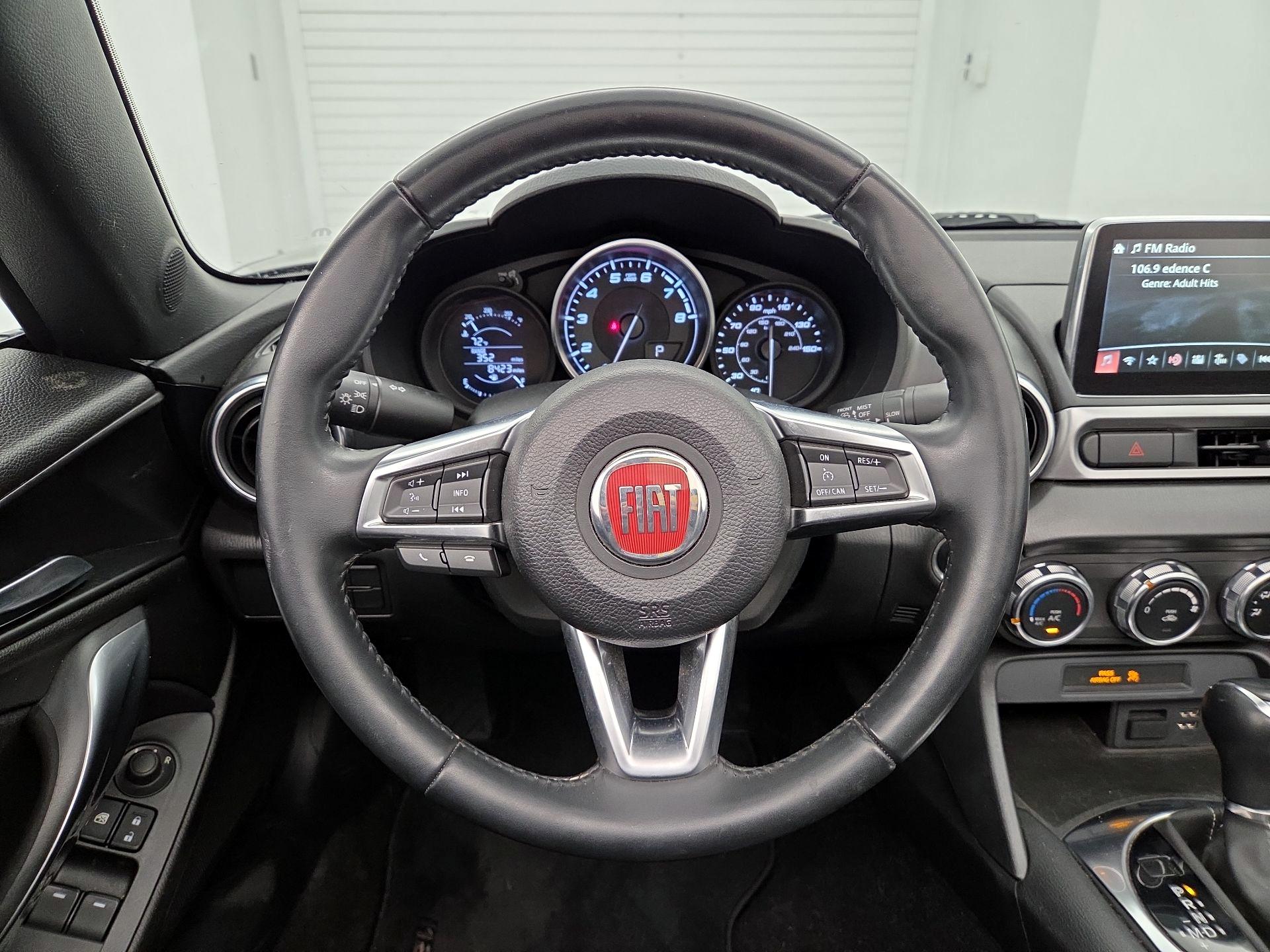Thumbnail: 2017 Fiat 124 Spider - 10