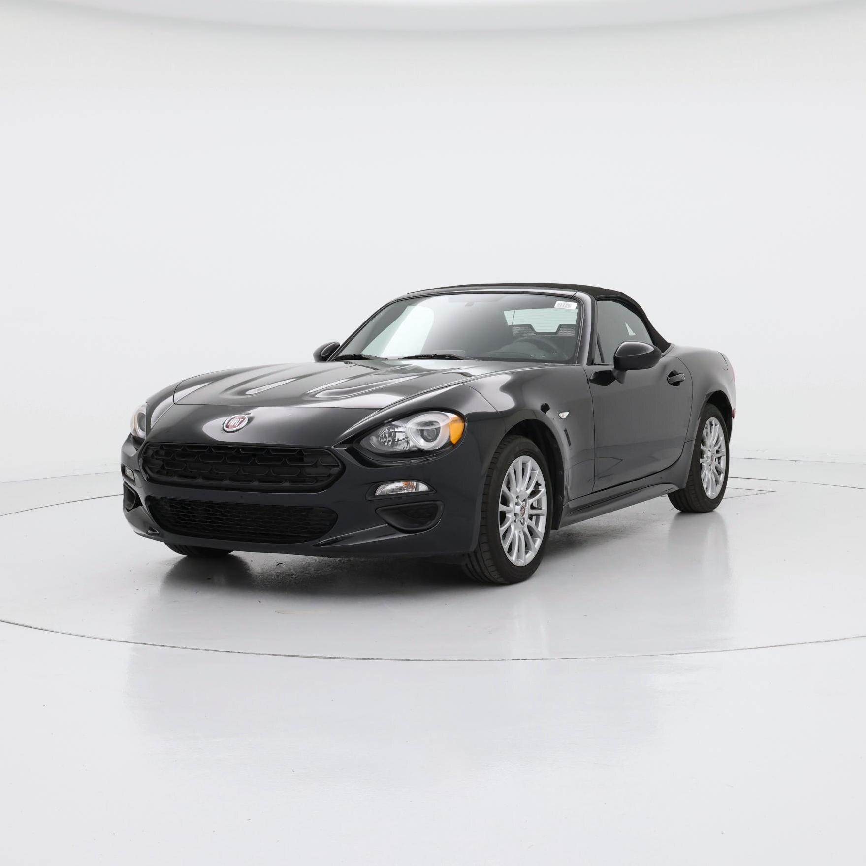 Thumbnail: 2017 Fiat 124 Spider - 4