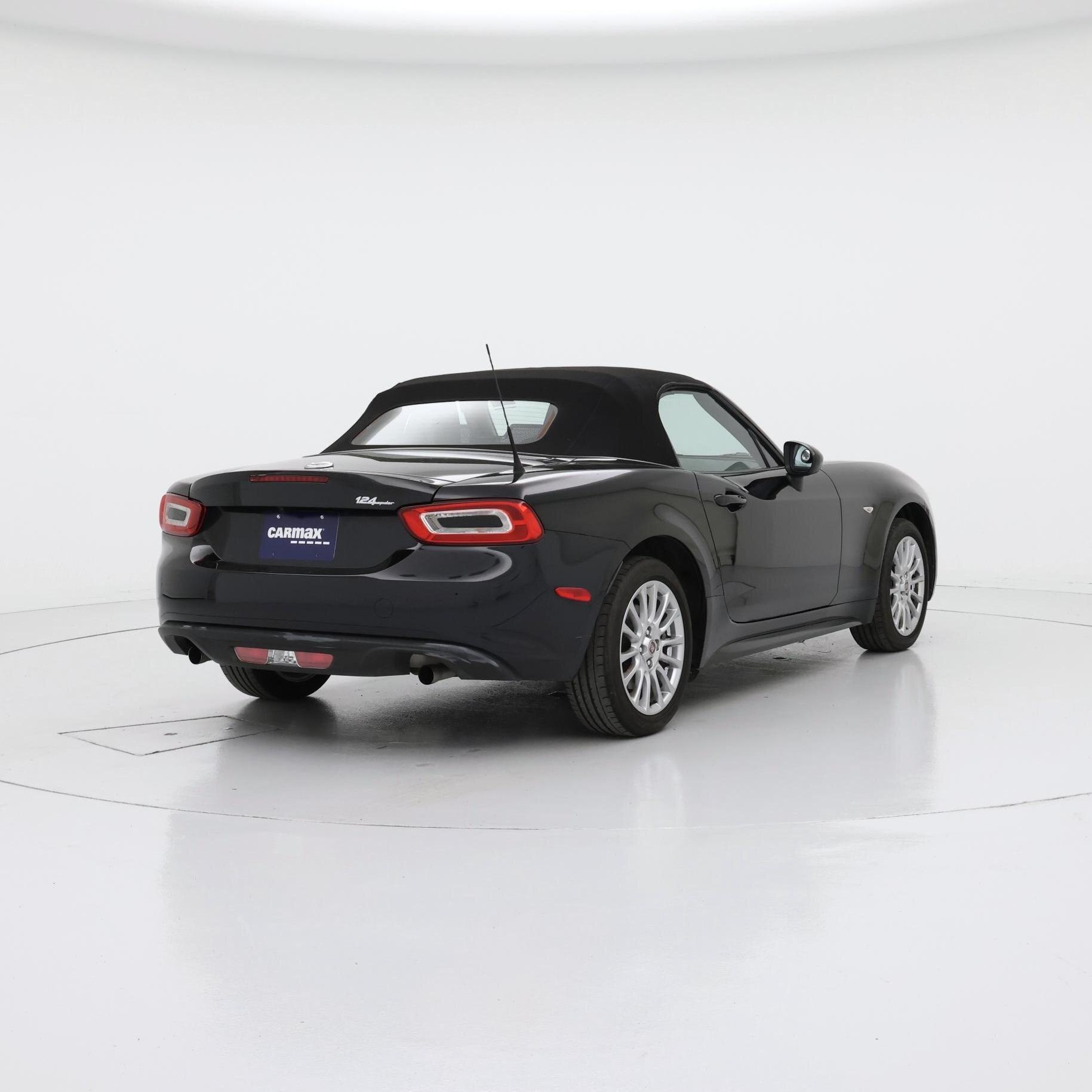 Thumbnail: 2017 Fiat 124 Spider - 8