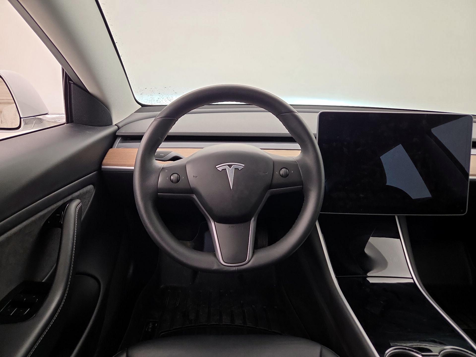 Thumbnail: 2020 Tesla Model 3 - 10