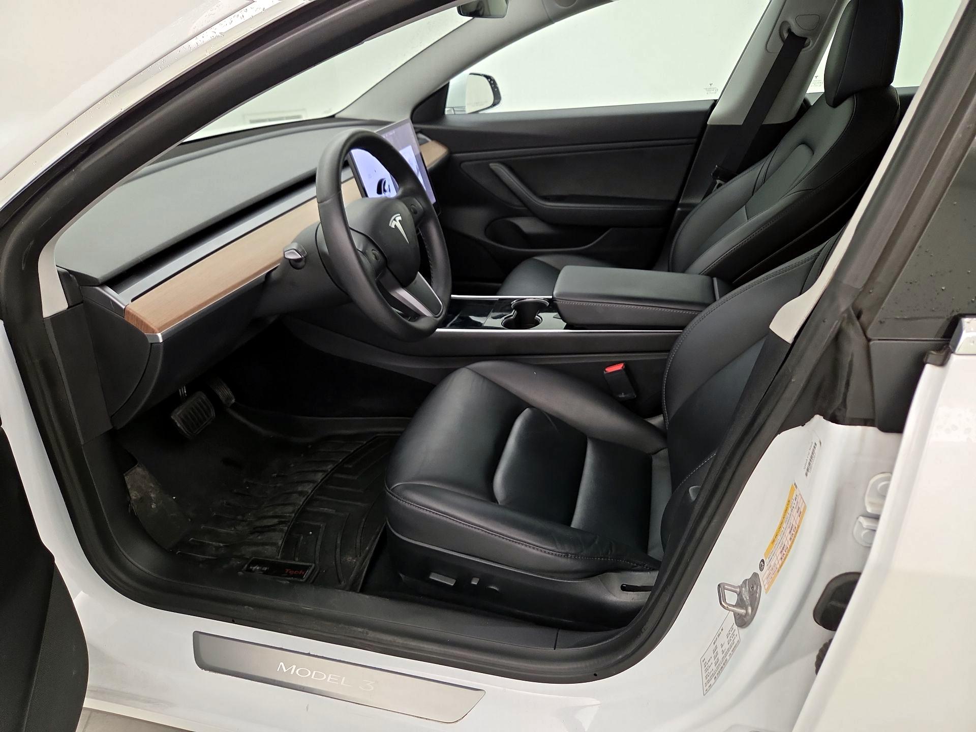 Thumbnail: 2020 Tesla Model 3 - 11