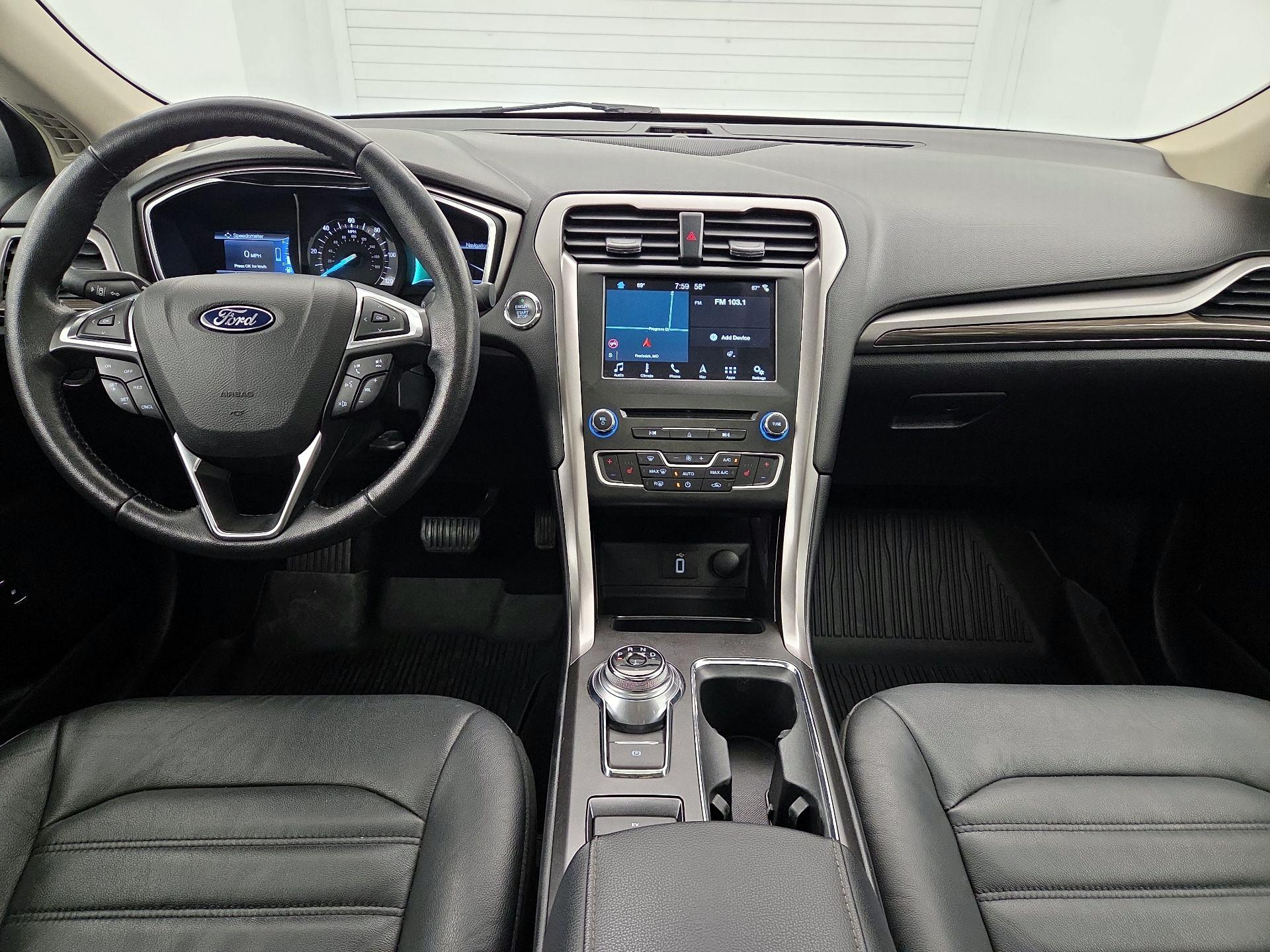 Thumbnail: 2017 Ford Fusion - 9