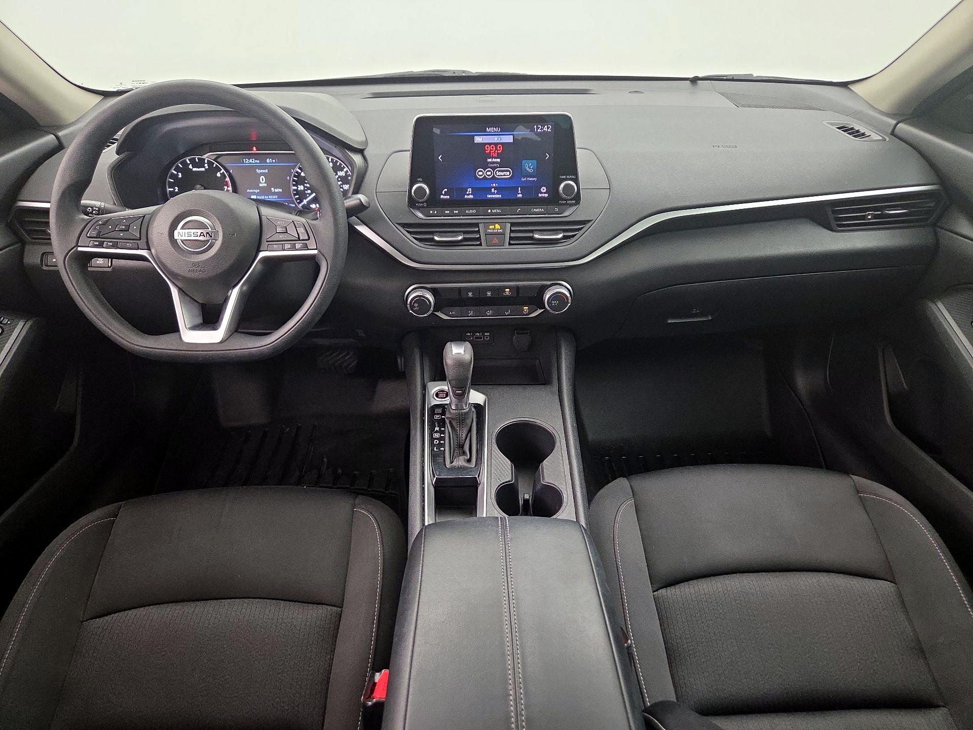 Thumbnail: 2020 Nissan Altima - 9