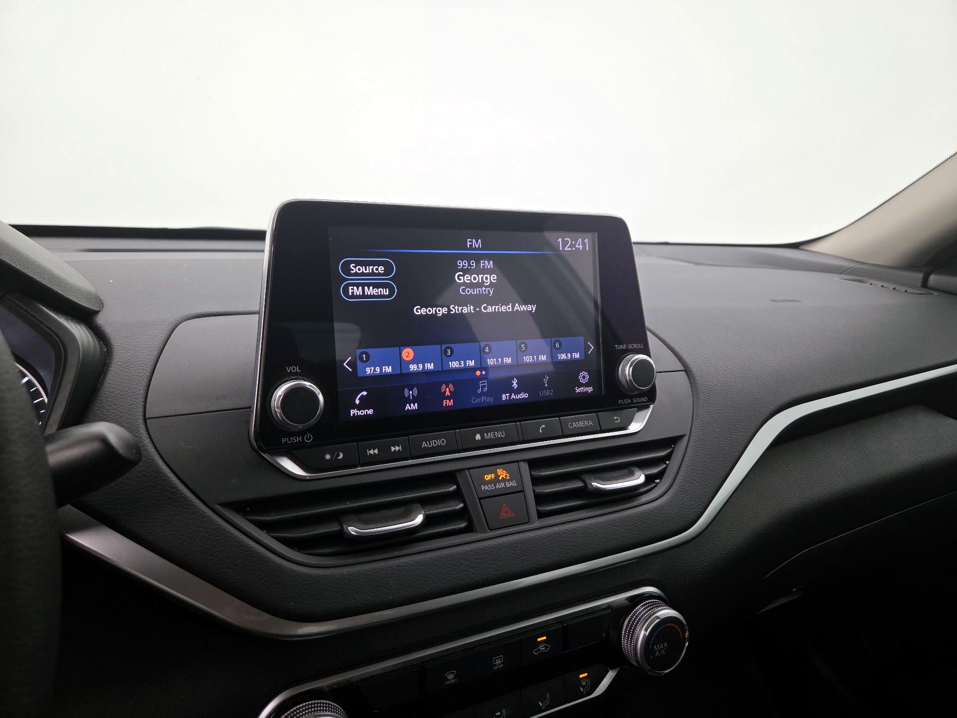 Thumbnail: 2020 Nissan Altima - 15