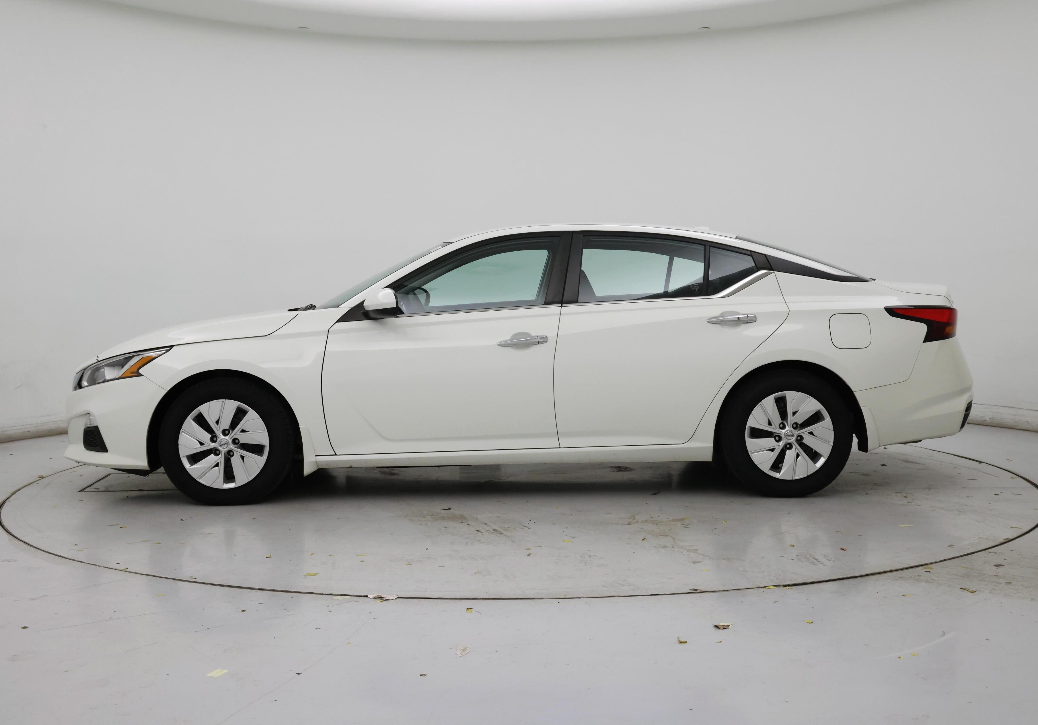 Thumbnail: 2020 Nissan Altima - 3