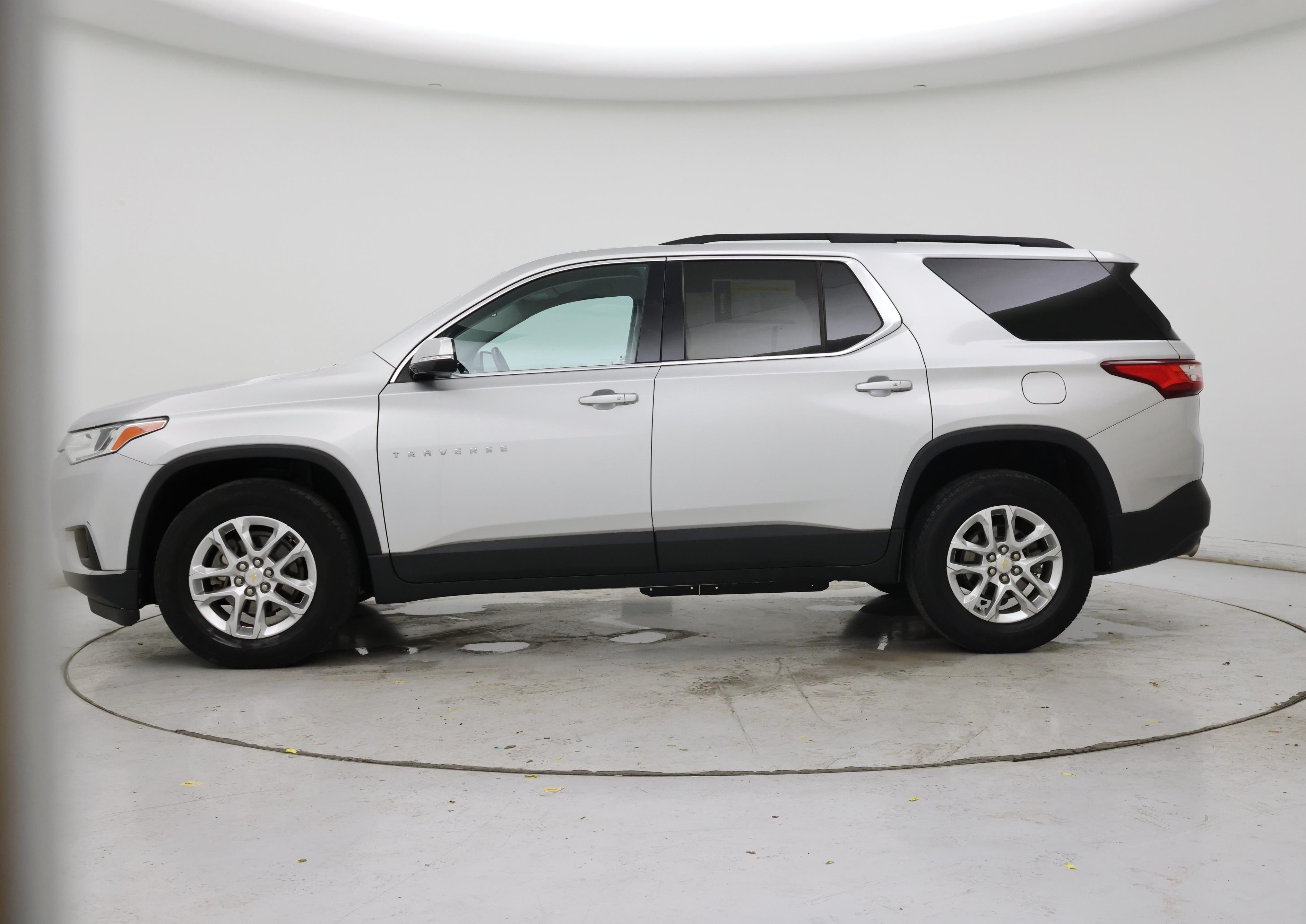 Thumbnail: 2019 Chevrolet Traverse - 3