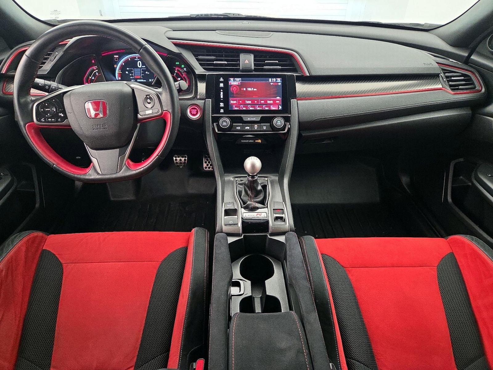 Apple CarPlay® & Android Auto™
