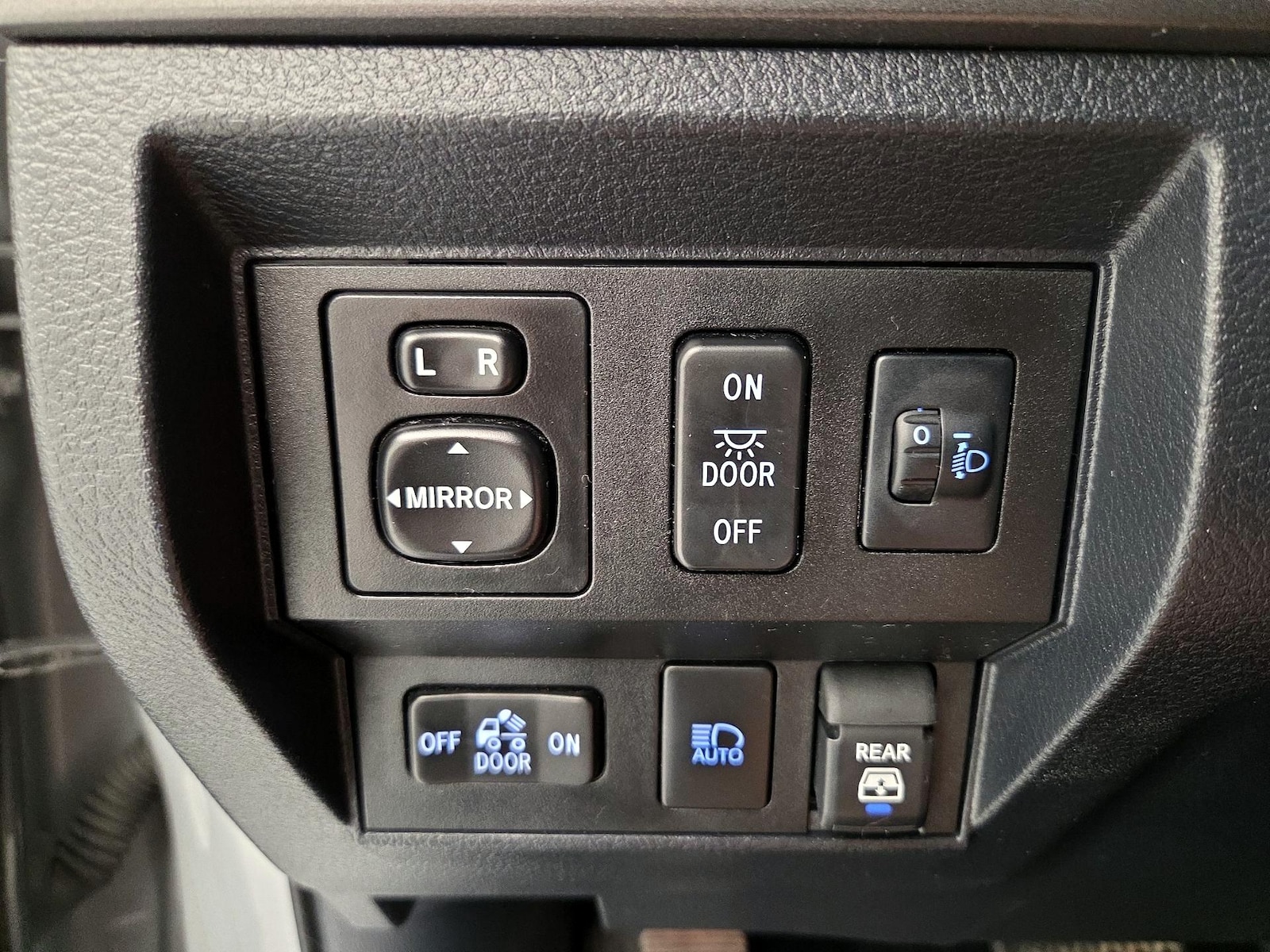 2020 Toyota Tundra SR5 - Photo 14