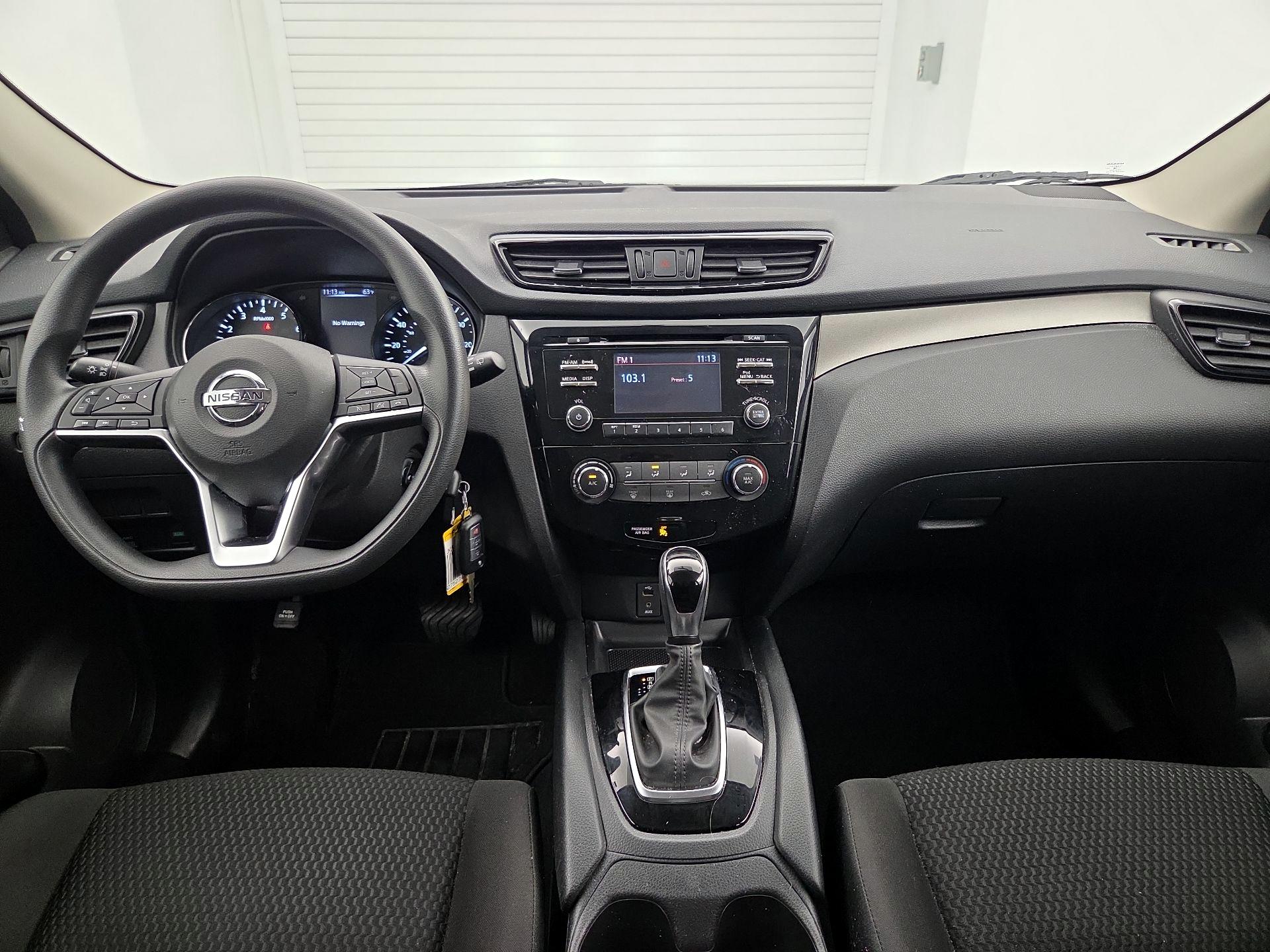 Thumbnail: 2018 Nissan Rogue Sport - 9